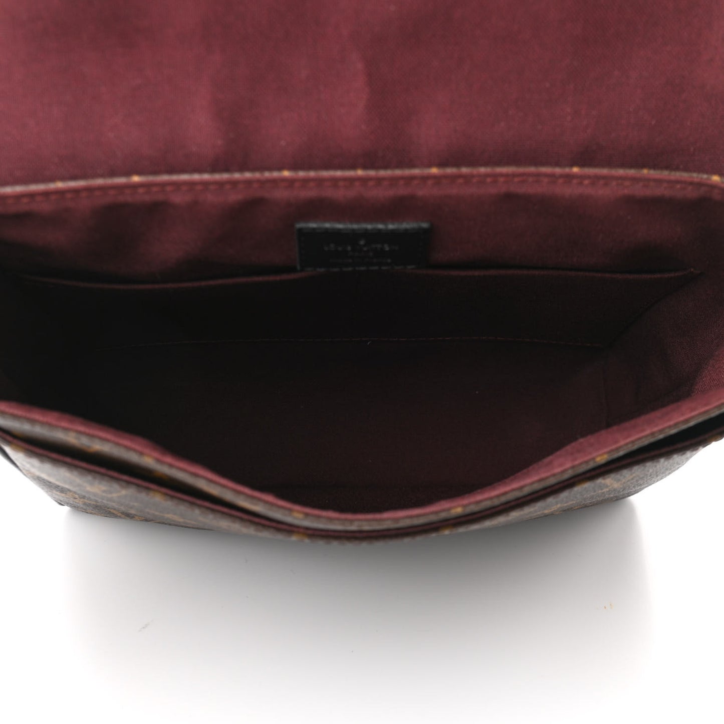 Monogram Macassar District PM