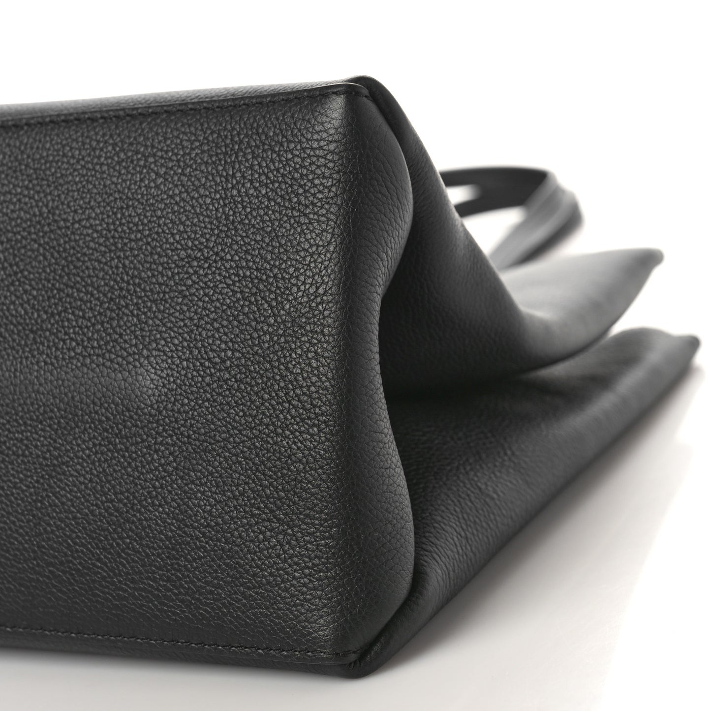 Grained Calfskin Lockme Shopper Black