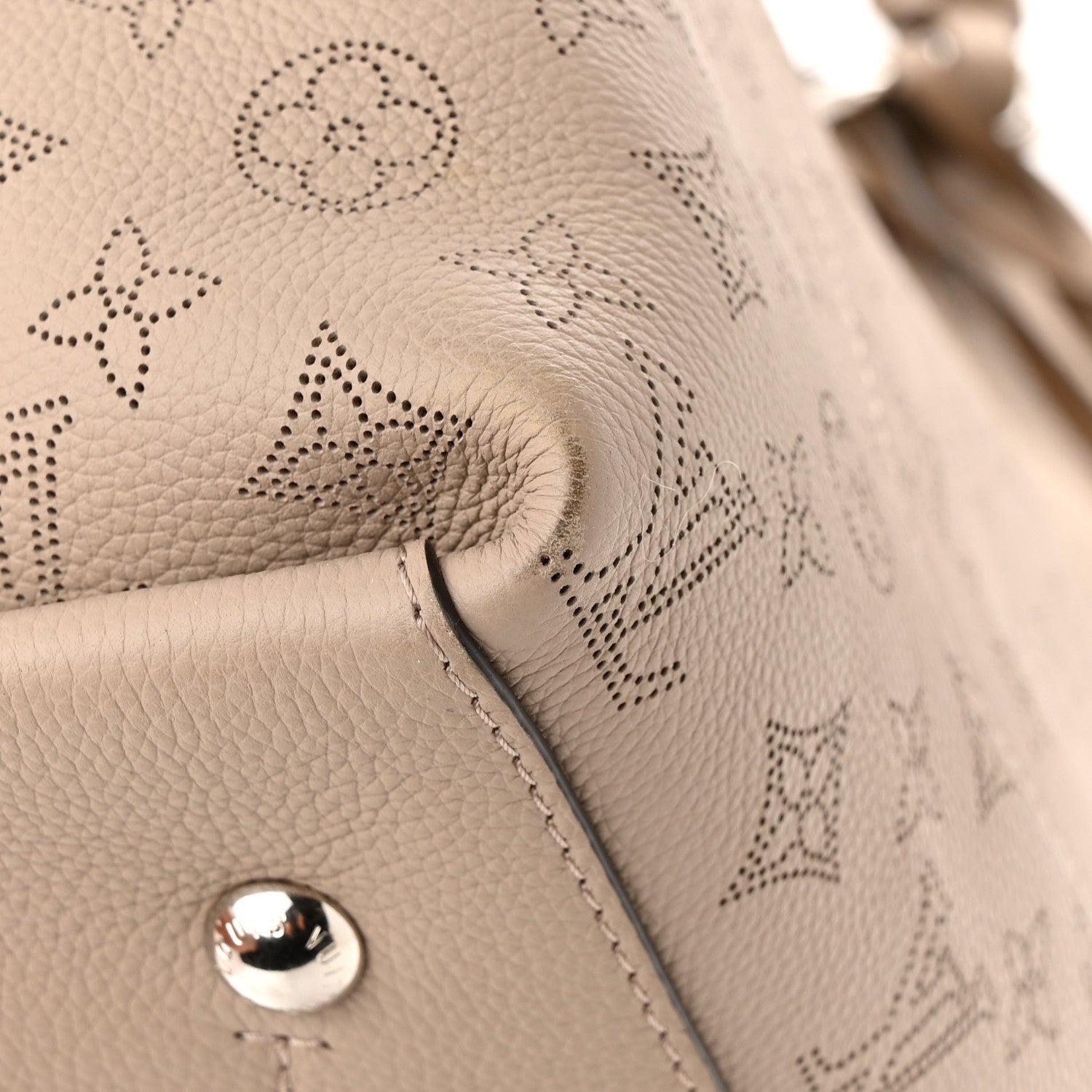 Louis Vuitton Mahina Carmel Hobo Galet 10 of 10