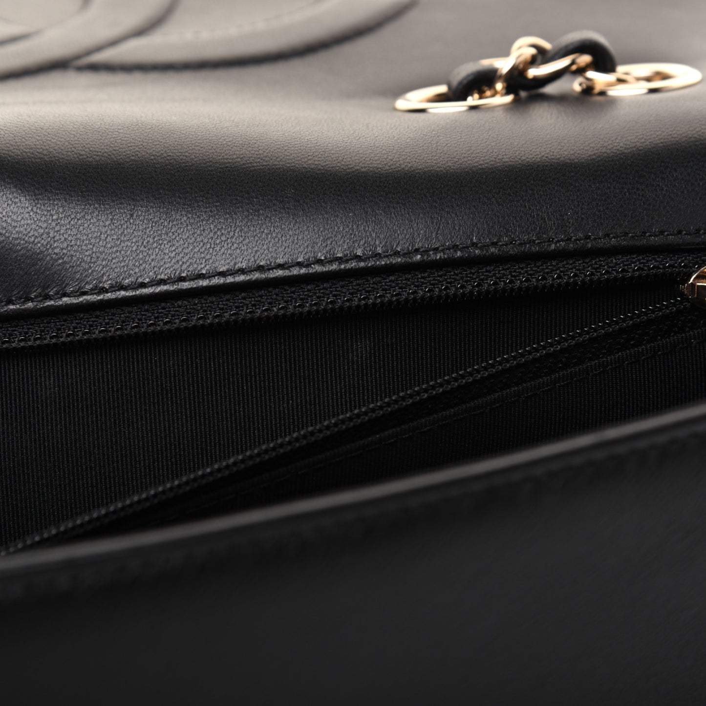 Lambskin Chevron Quilted Flap Black