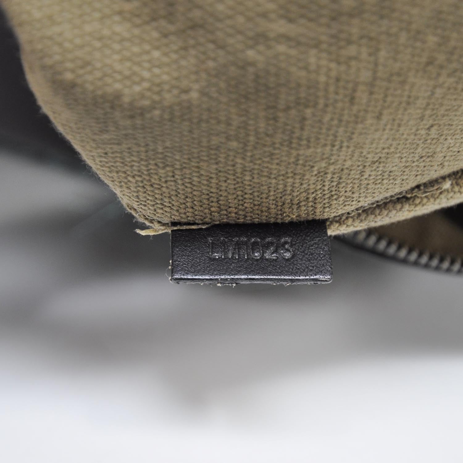 Louis Vuitton Utah Leather Sac Plat Messenger Coffee 8 of 8