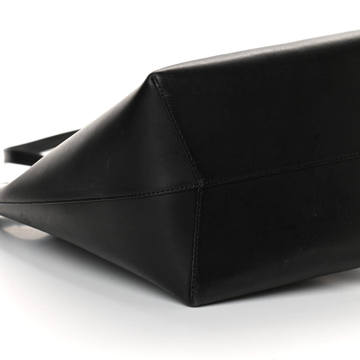Vegetable Tanned Calfskin Bucket Bag Black Flamma