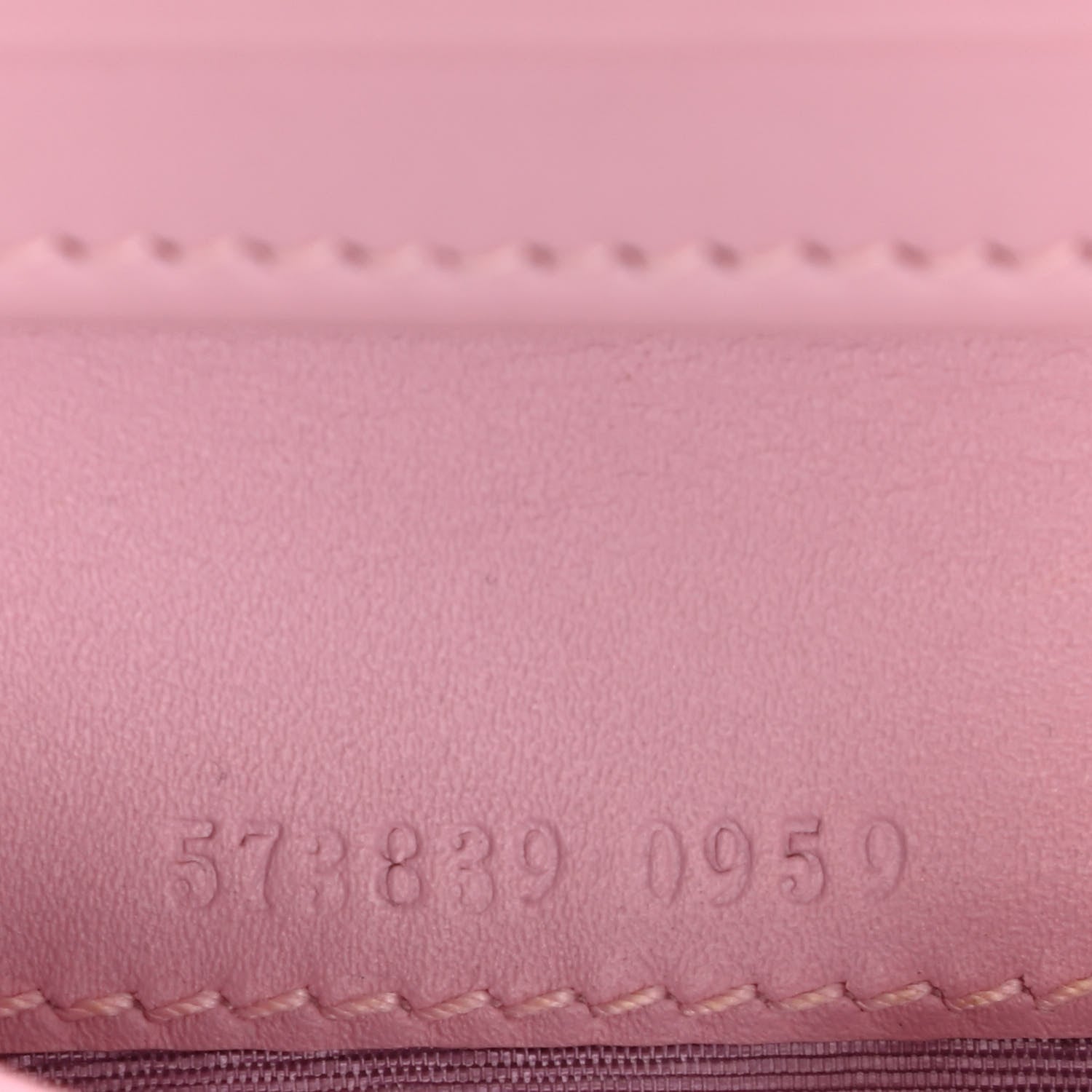 Gucci GG Supreme Monogram Strawberry Card Case 7 of 7