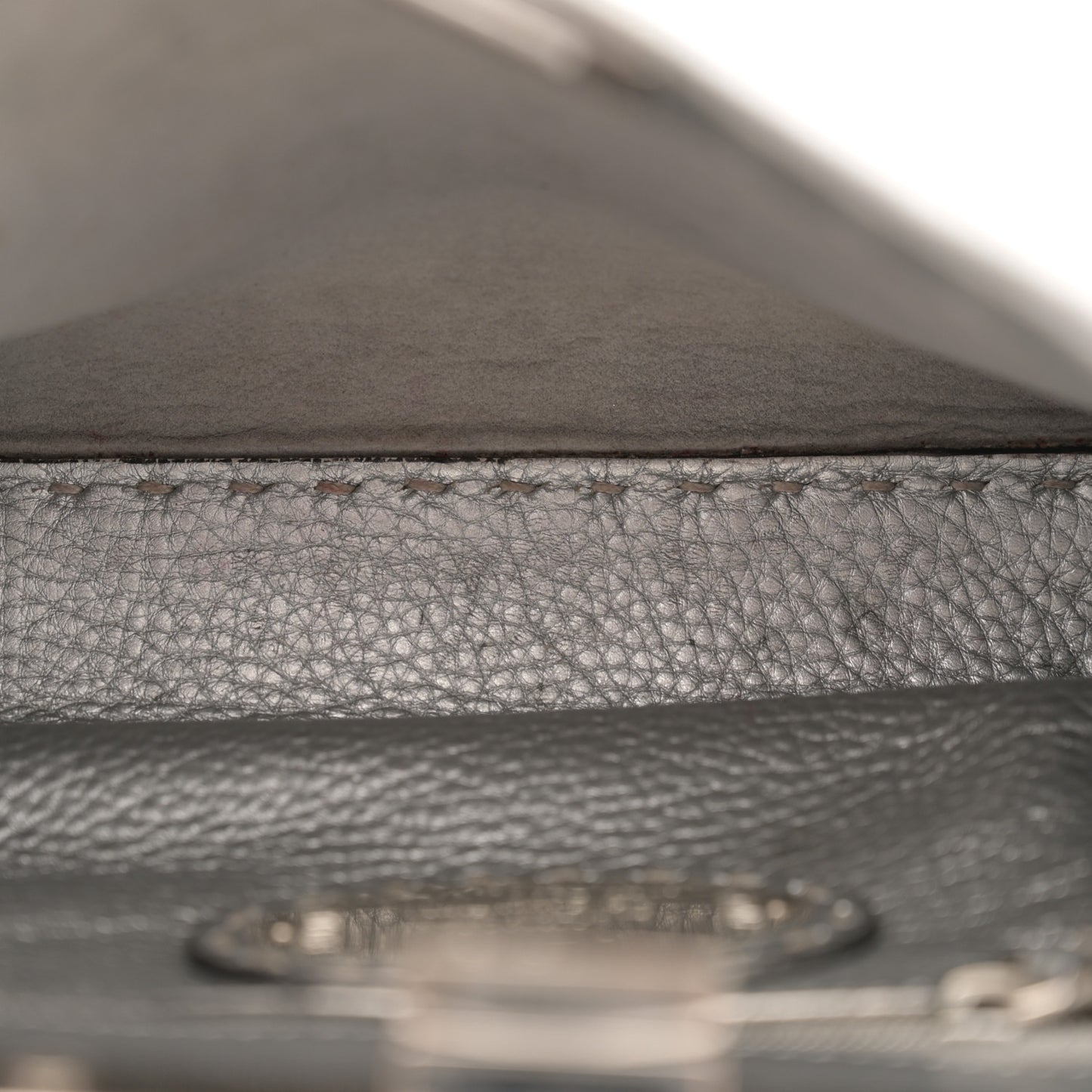 Cuoio Romano Lux Selleria Mini Peekaboo Iconic Satchel Argento