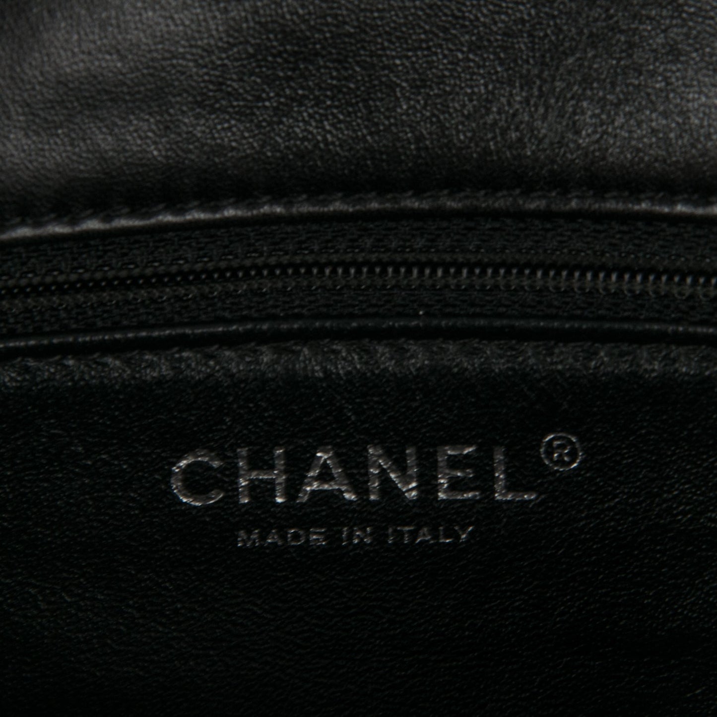 Lambskin Classic Twist Flap Black Beige