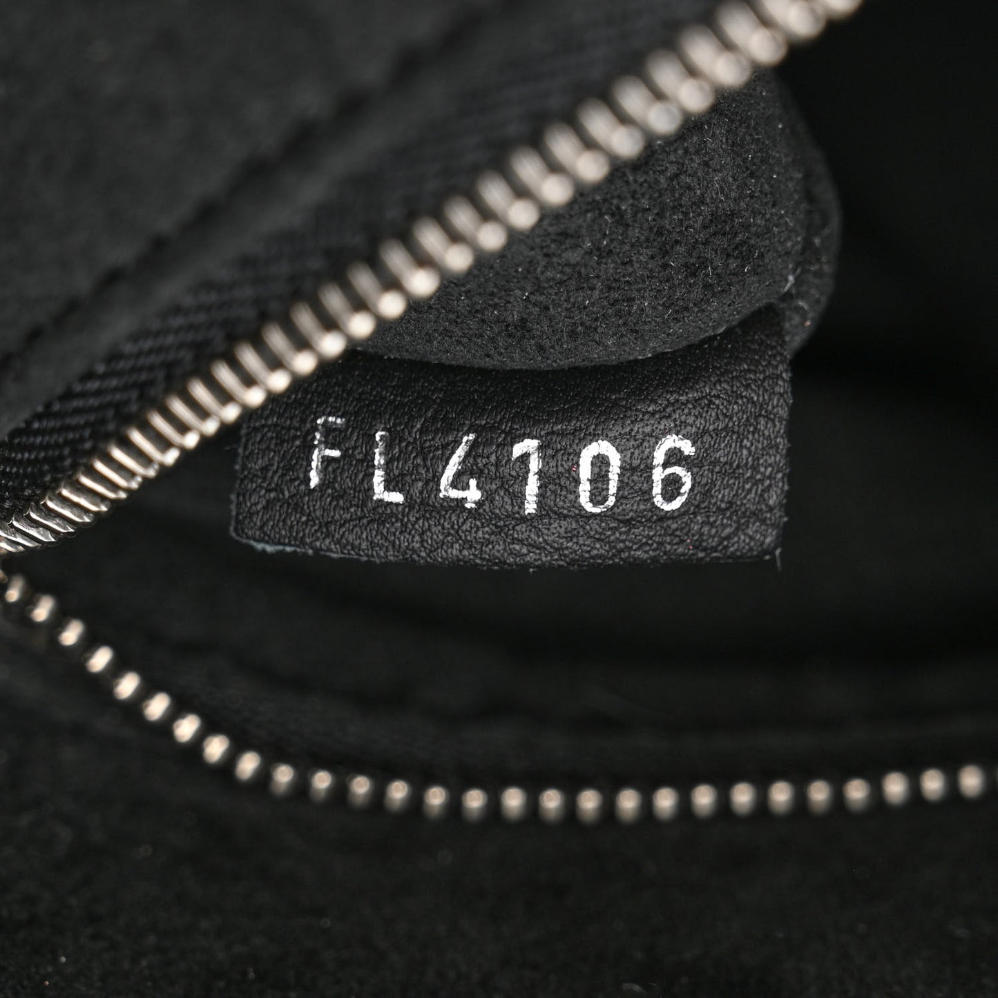 Calfskin Lockme Cabas Black
