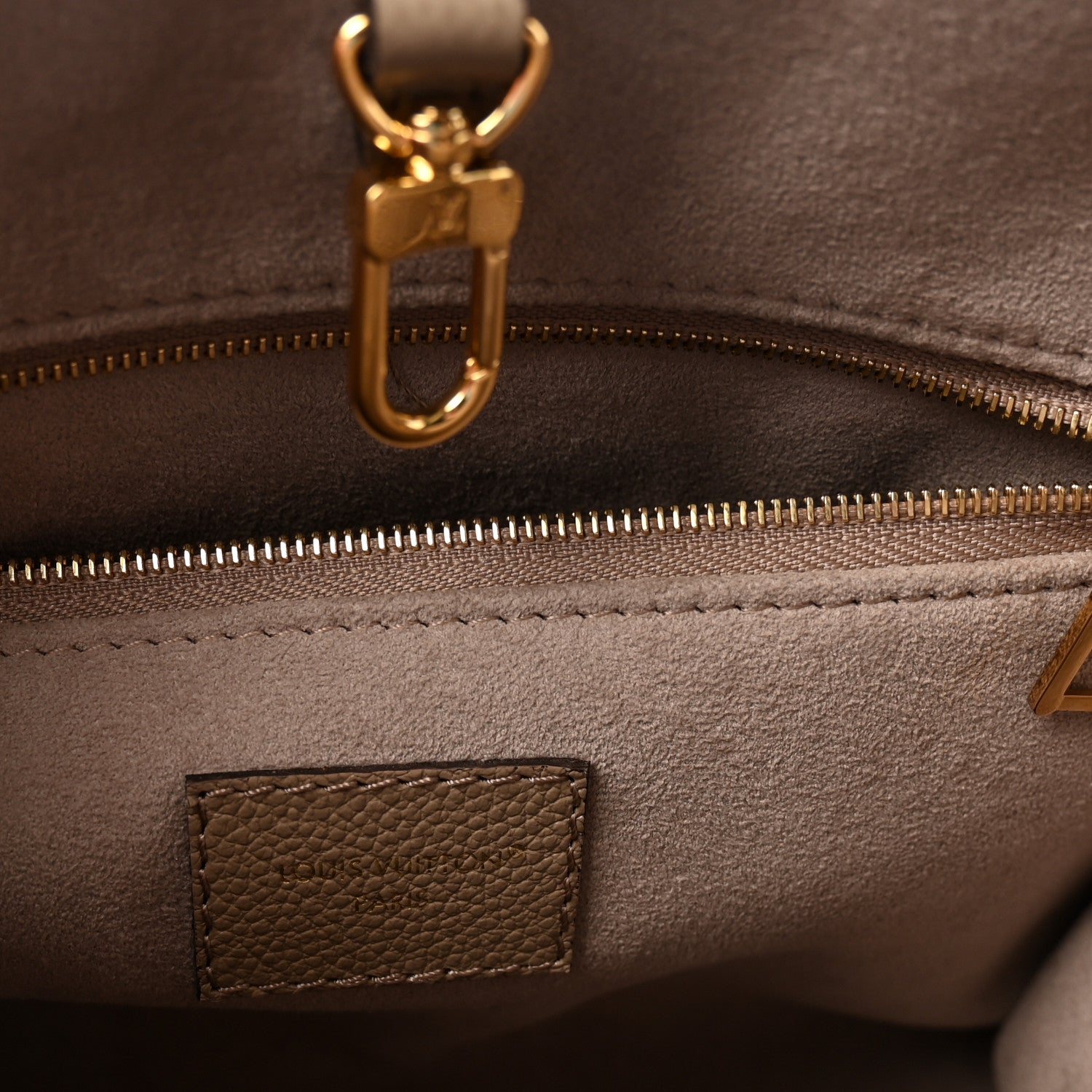 Louis Vuitton Empreinte Monogram Giant Onthego PM Tourterelle Creme 6 of 9