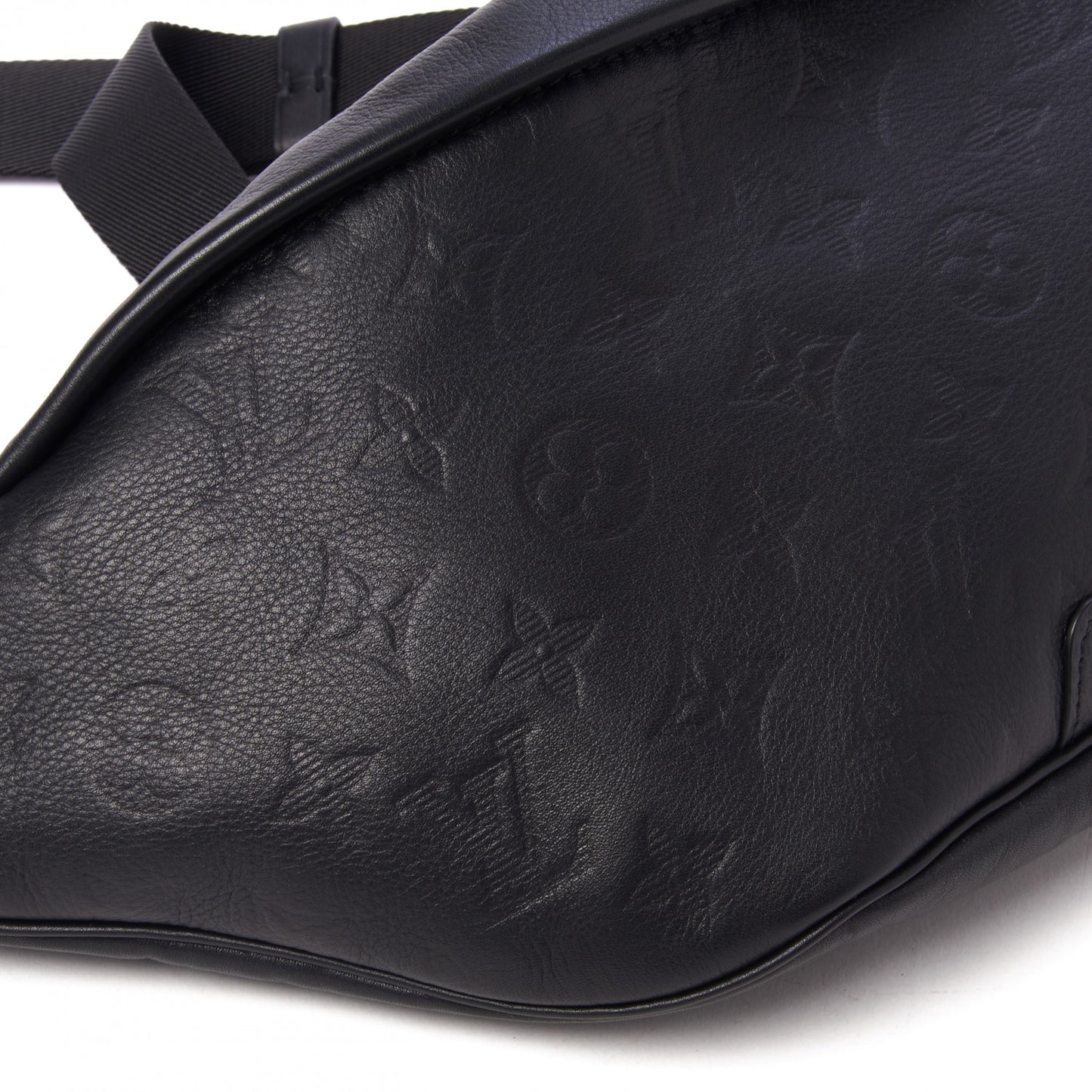 Calfskin Monogram Shadow Discovery Bumbag Black