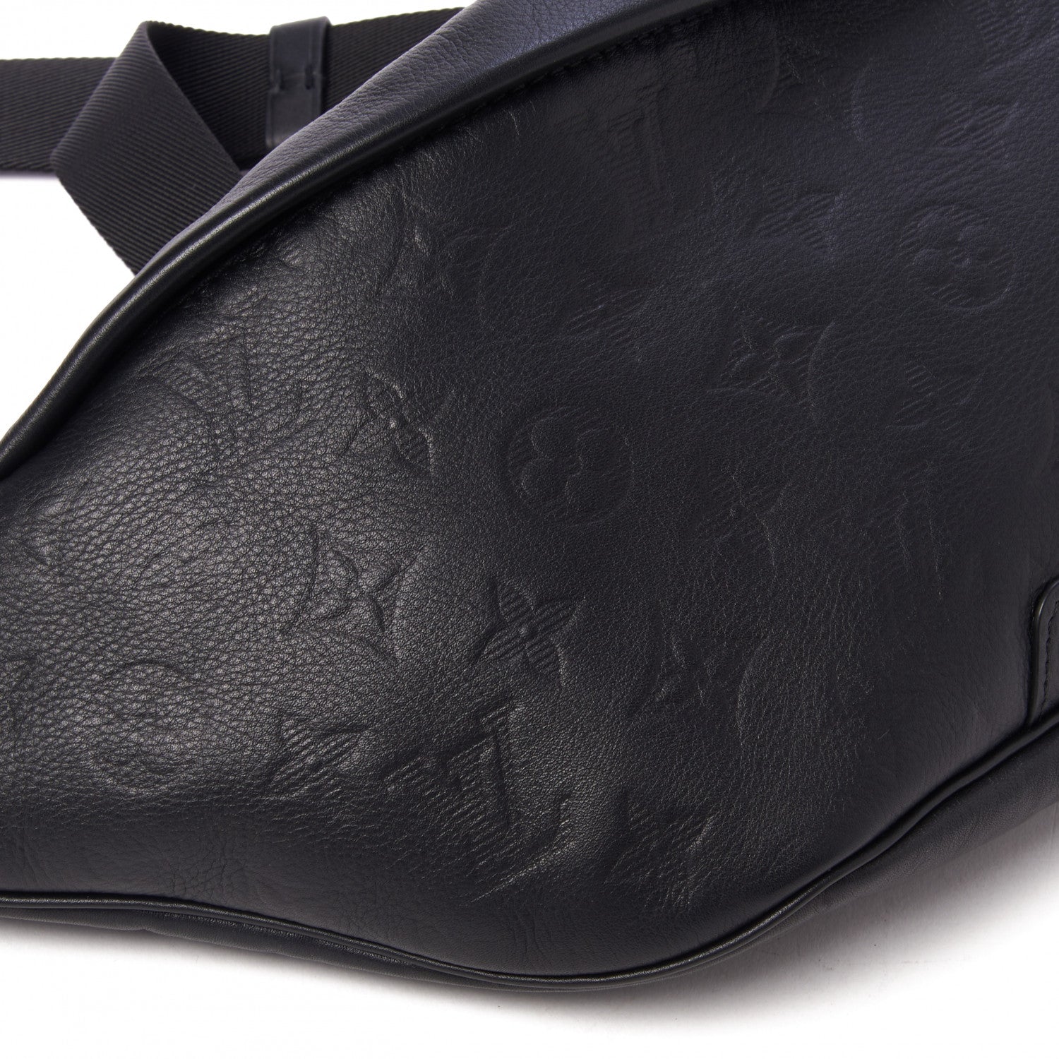 Louis Vuitton Calfskin Monogram Shadow Discovery Bumbag Black 6 of 8