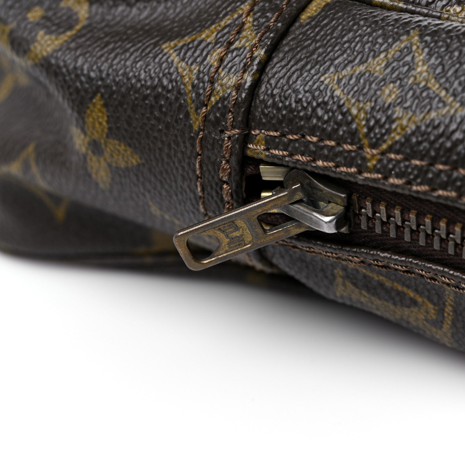 Louis Vuitton Monogram Trousse Toilette 28 13 of 14
