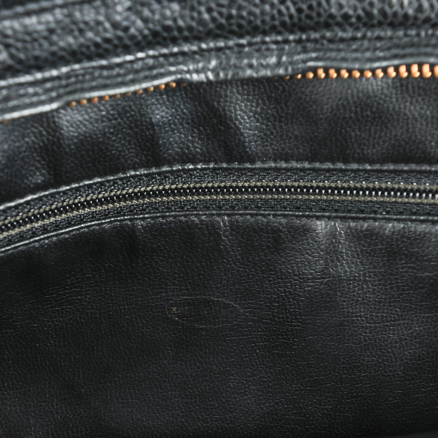 Caviar CC Shoulder Bag Black