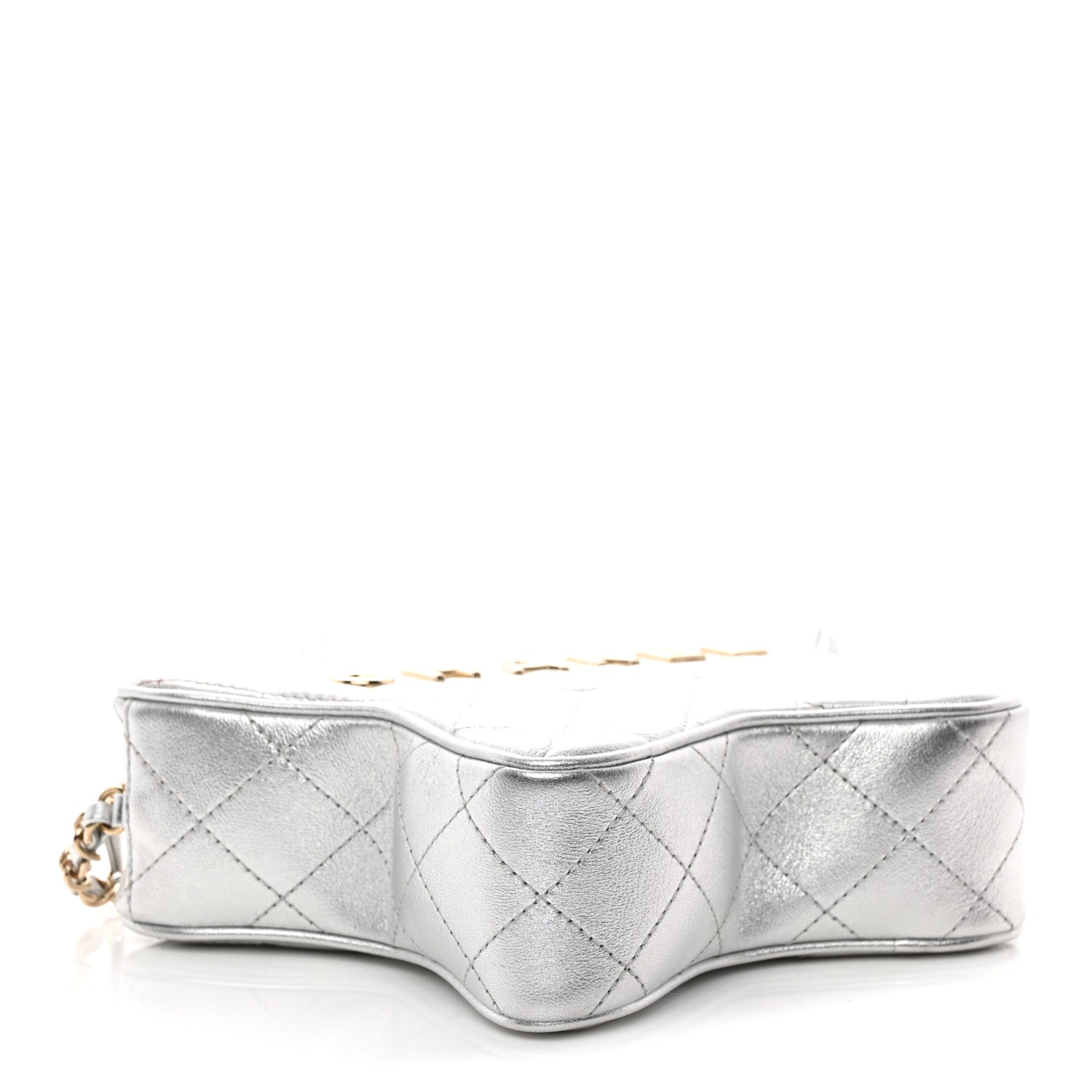 CHANEL キルティング　ポーチ　バッグ　シルバー Chanel Metallic Lambskin Walk Of Fame Bag Silver 1893644
