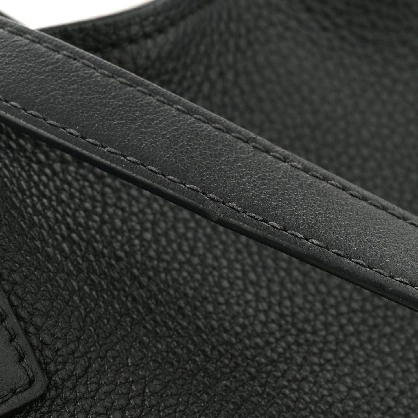 Vitello Daino Pocket Shopping Tote Black