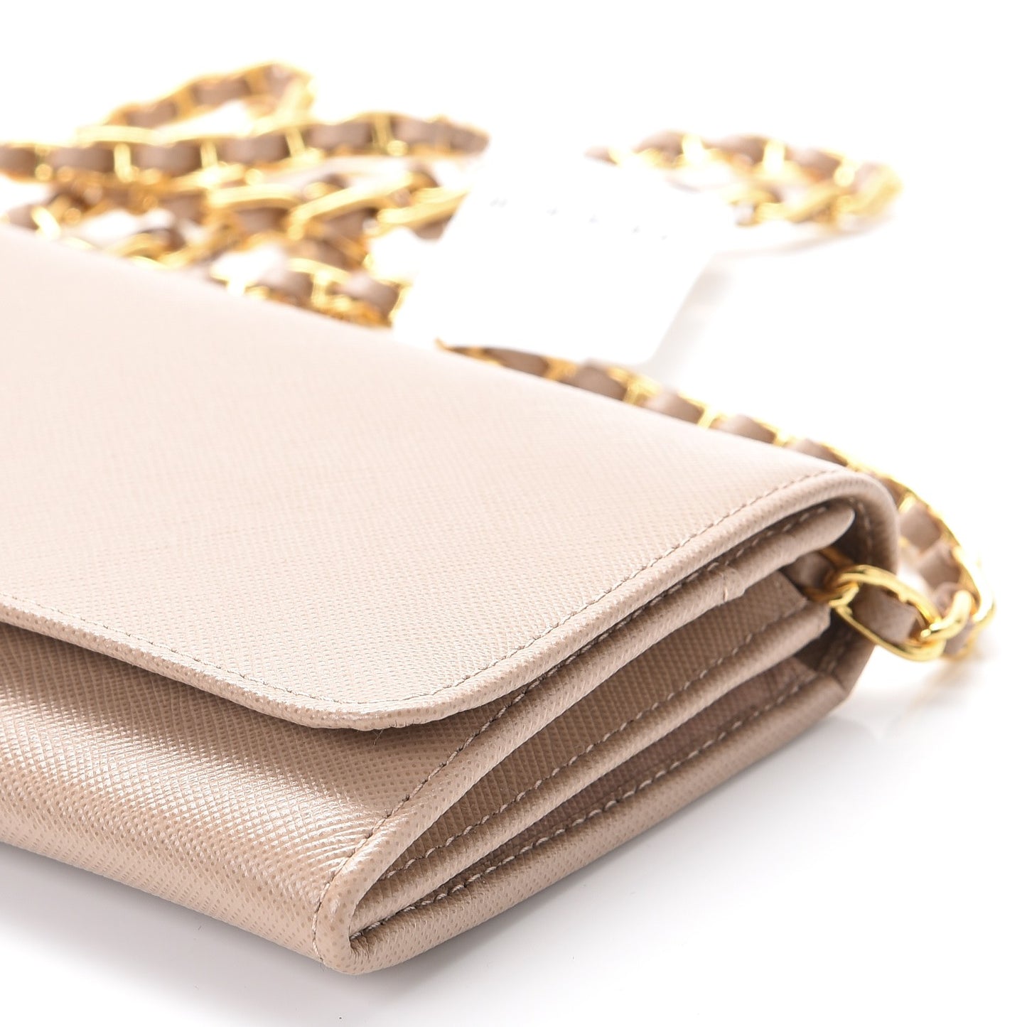 Saffiano Metal Oro Chain Wallet Cammeo