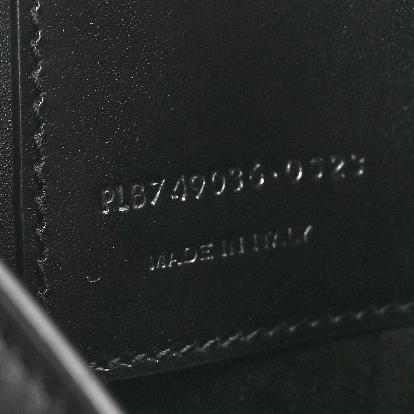 Shiny Calfskin Le 37 Bucket Bag Black