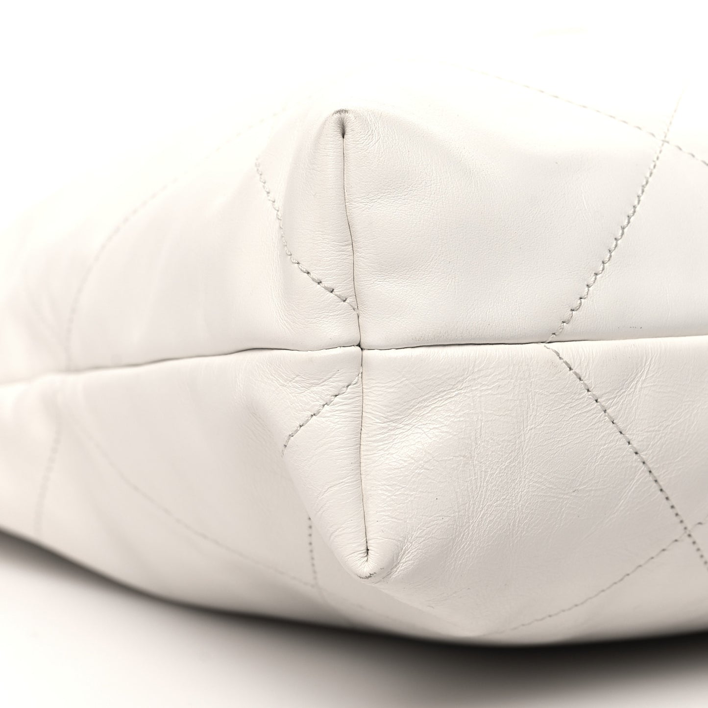 Shiny Calfskin Quilted Chanel 22 White