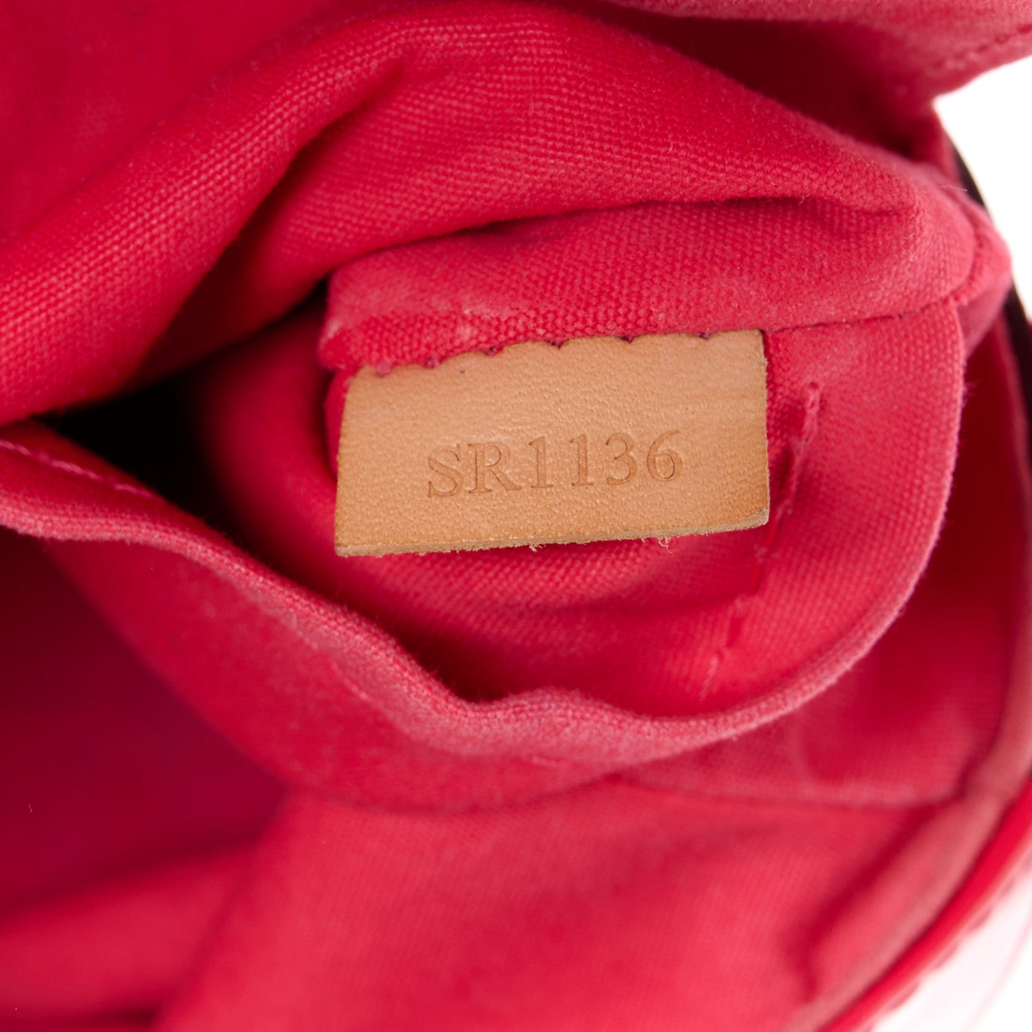 Louis Vuitton Vernis Pasadena Rose Indien 7 of 10