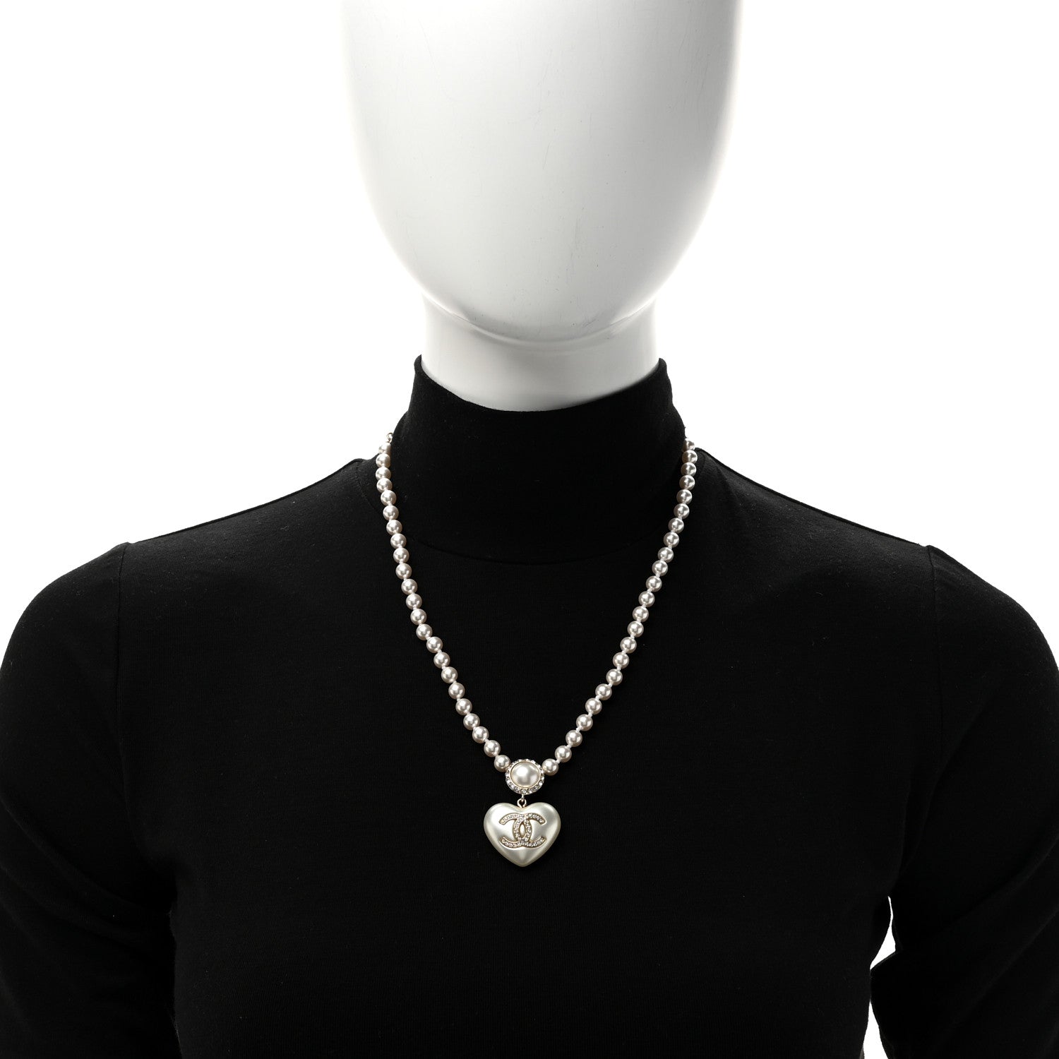 Chanel Pearl Crystal CC Heart Short Necklace Pearly White Gold 2 of 4