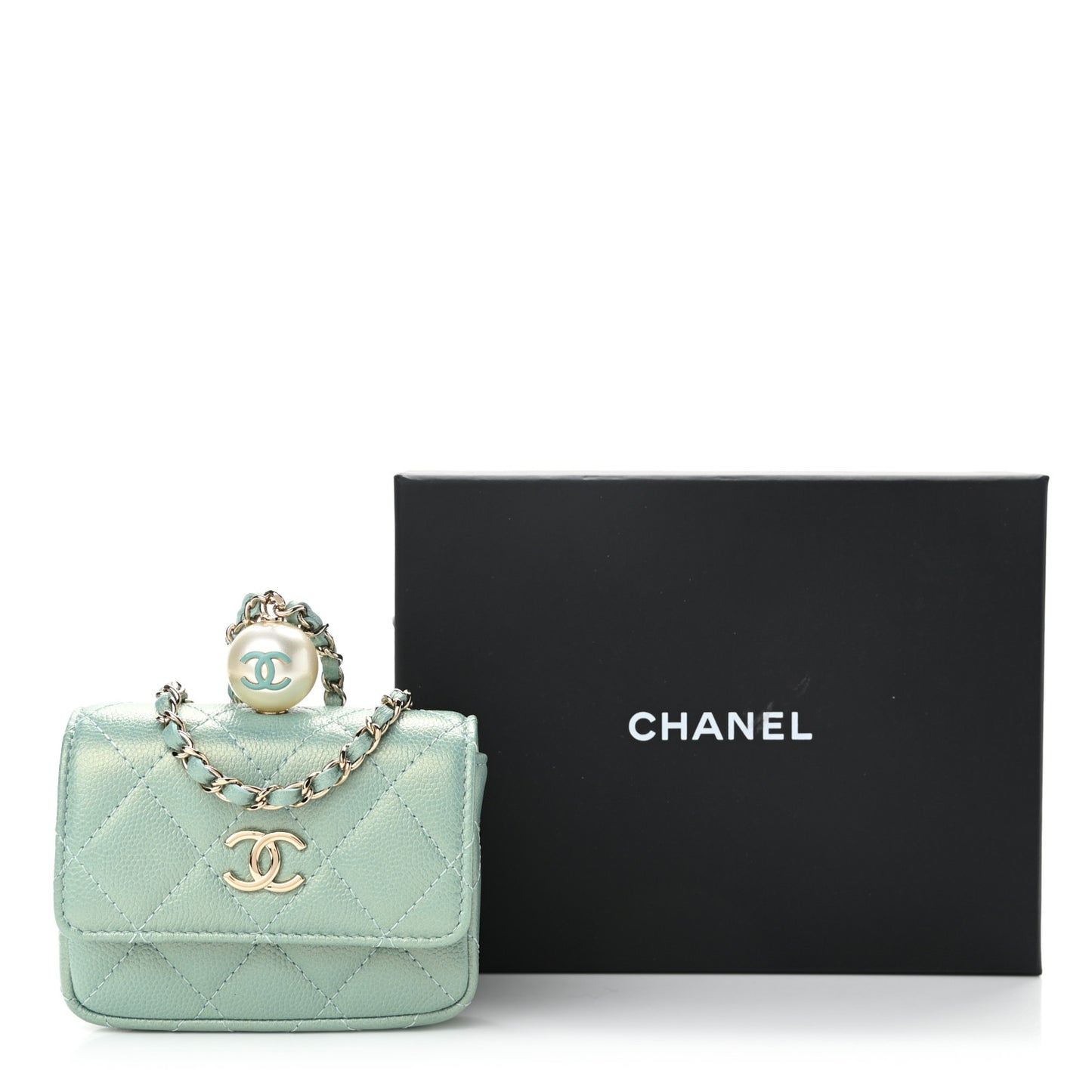 Iridescent Caviar Quilted Pearl Card Holder On Chain Green
