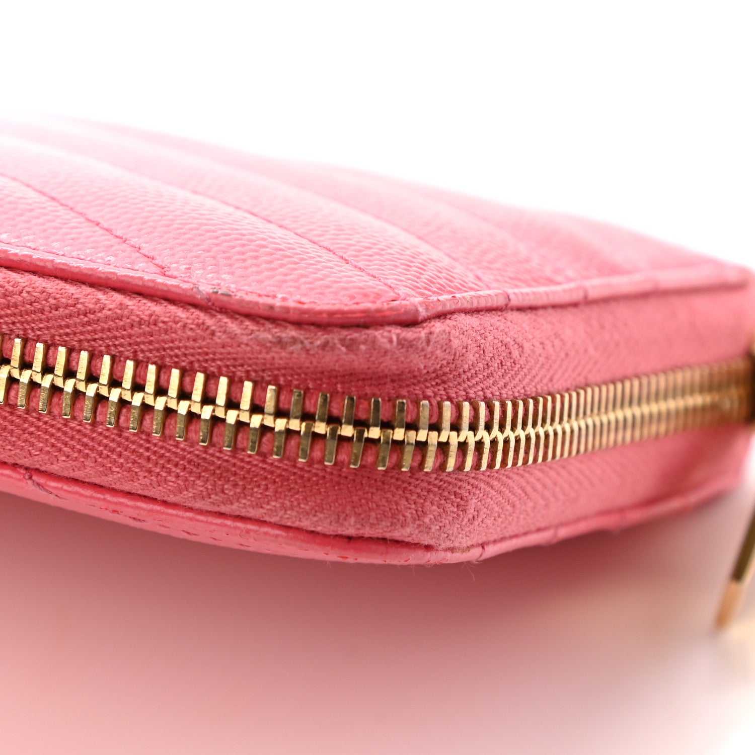 Saint Laurent Grain De Poudre Matelasse Chevron Monogram Zip Around Wallet Rose Clair 14 of 16