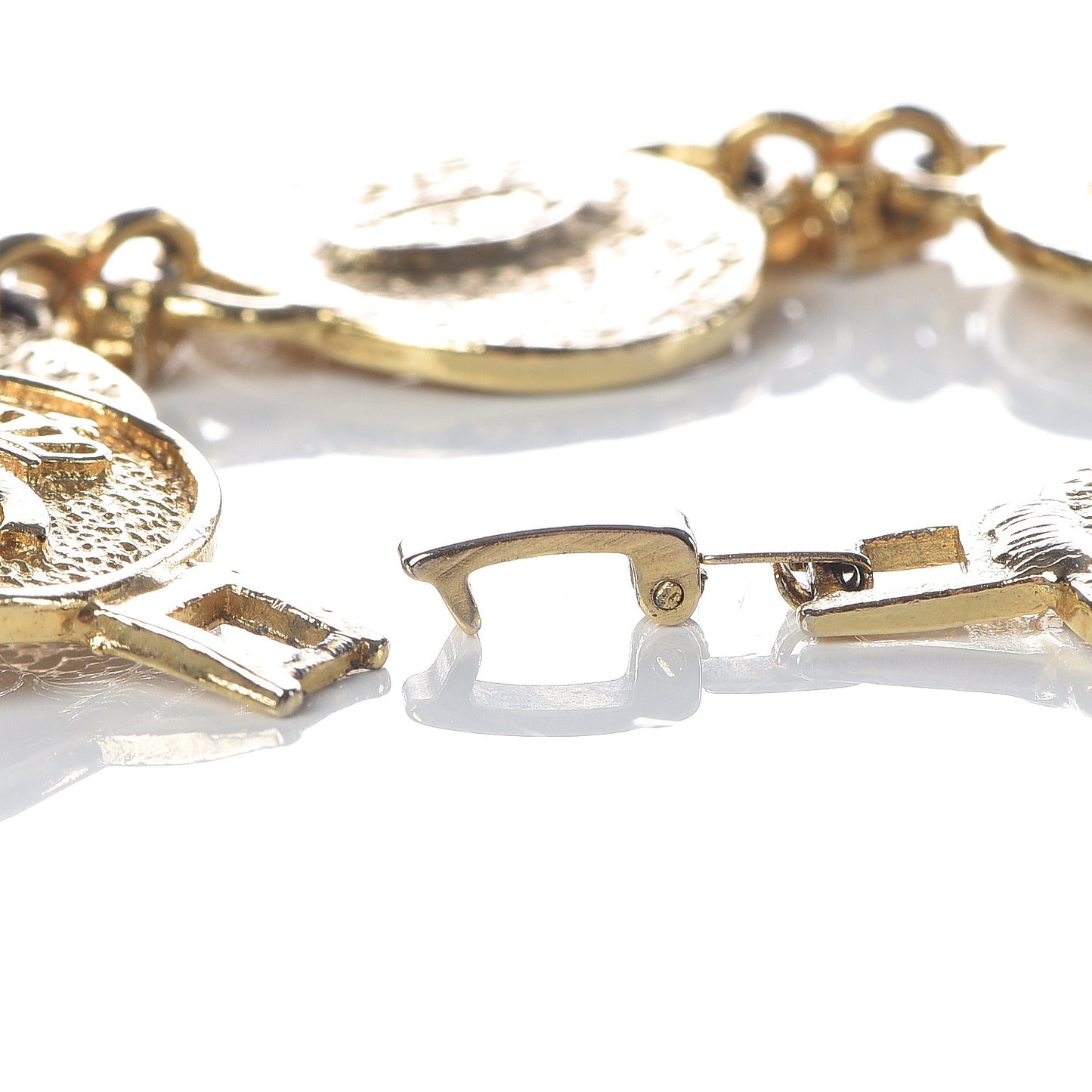 CC Medallion Bracelet Gold