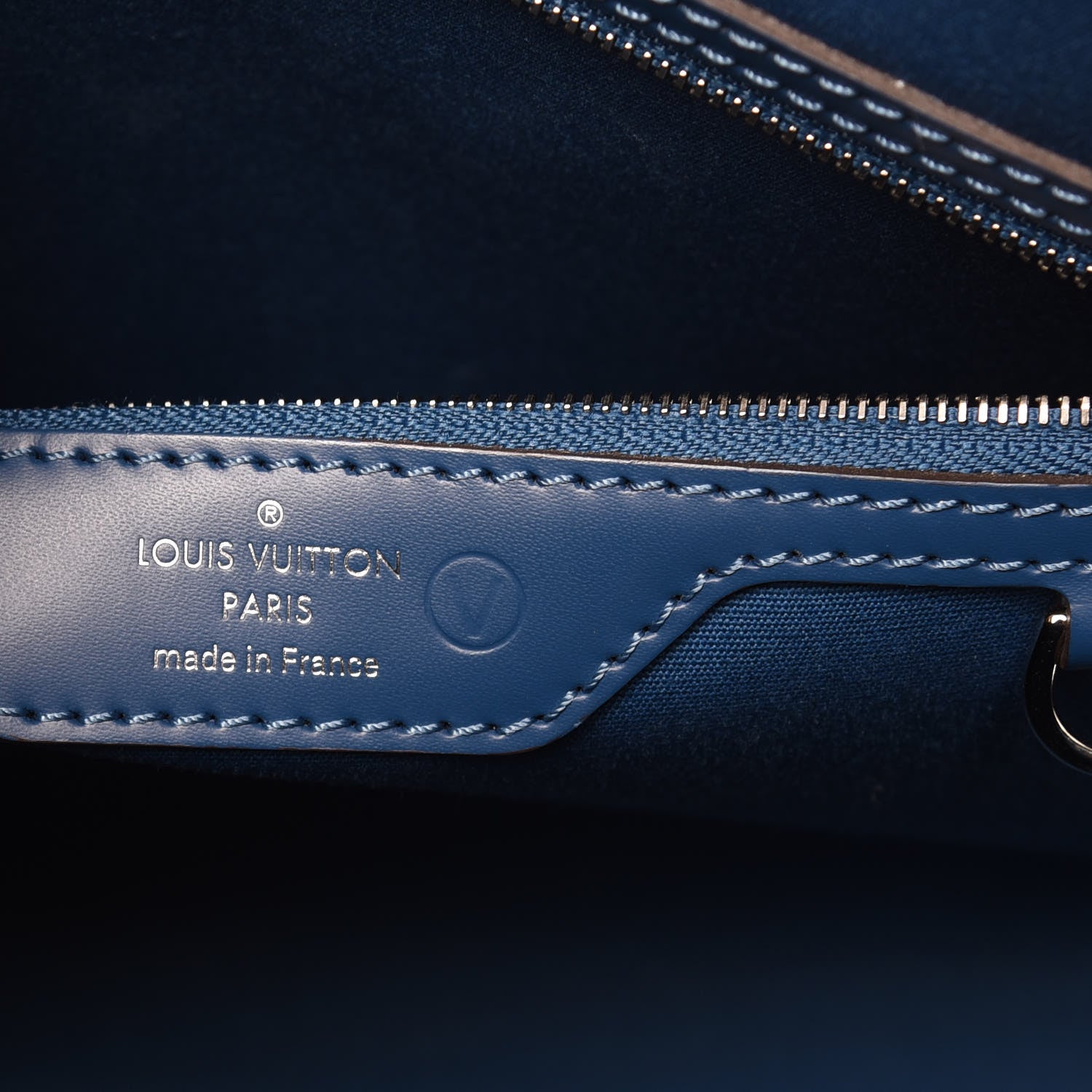 Louis Vuitton Epi Brea MM Saphir 6 of 11