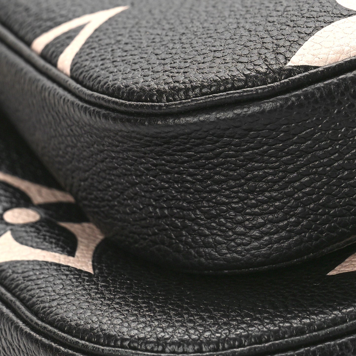 Empreinte Monogram Giant Multi Pochette Accessories Black Beige