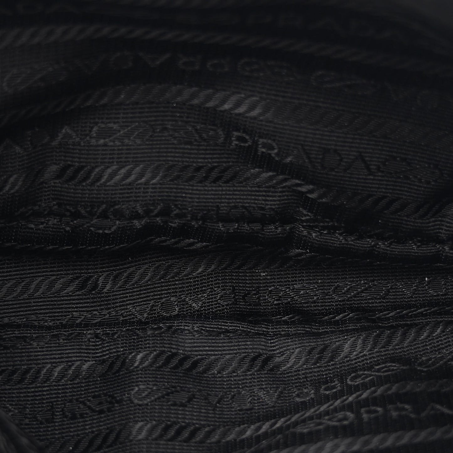 Tessuto Nylon Saffiano Barrel Pochette Black
