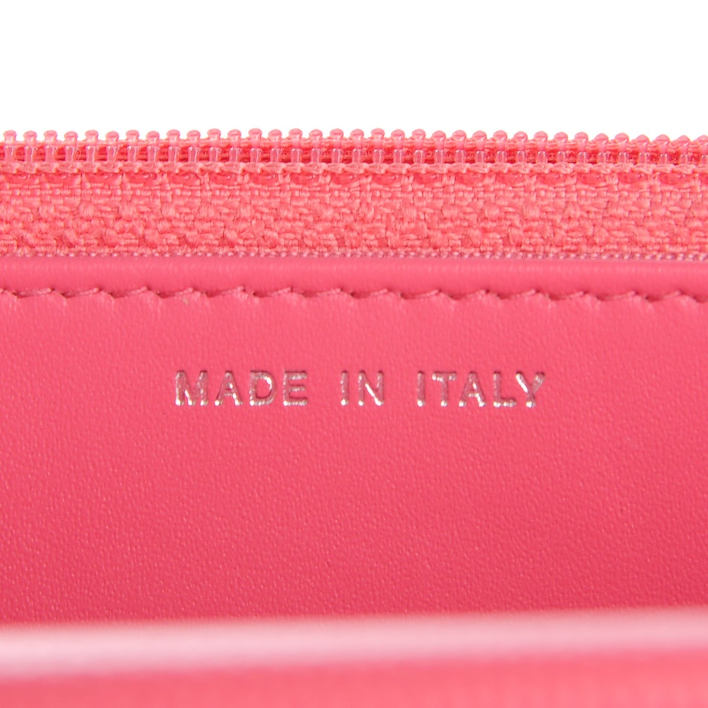 Caviar Chevron Wallet On Chain WOC Pink