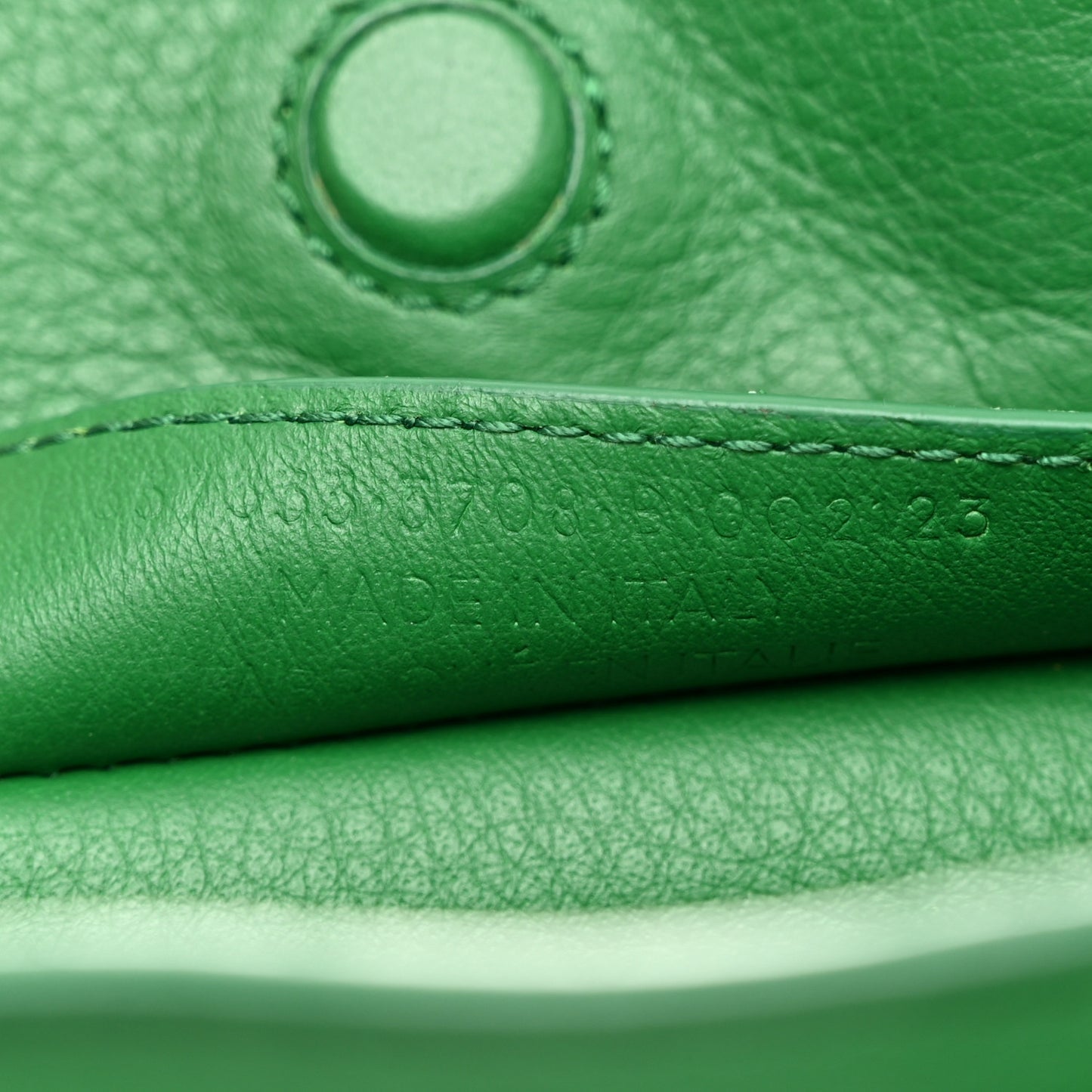 Calfskin Papier Mini A4 Tote Vert Emeraude