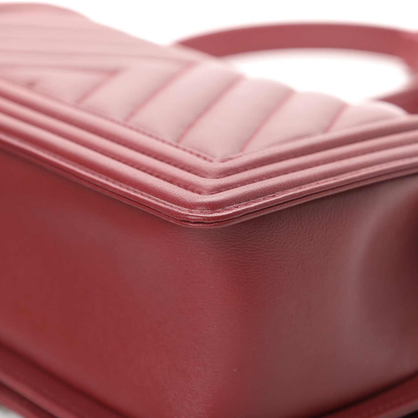 Lambskin Chevron Quilted Medium Boy Flap Red
