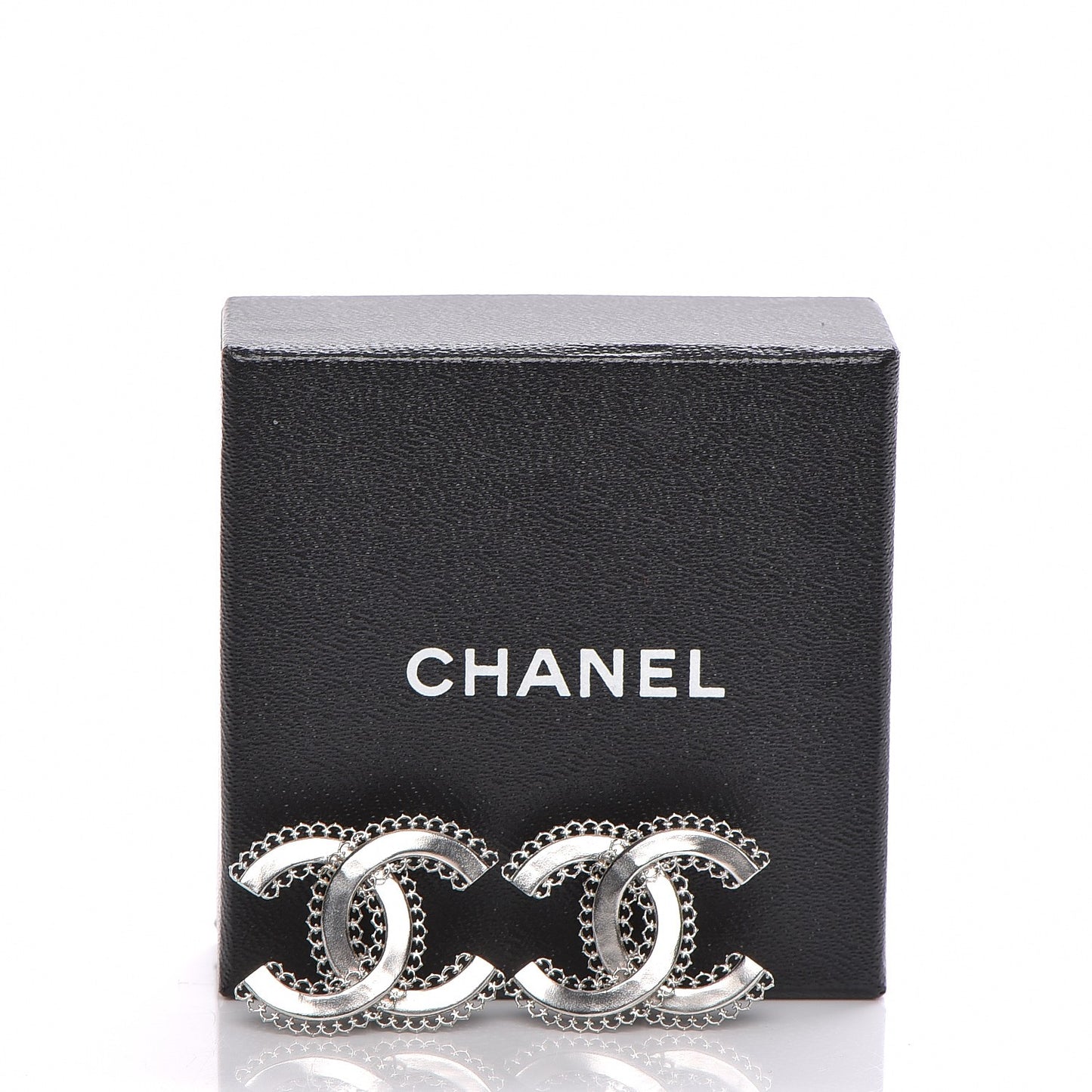 Scalloped CC Earrings Silver