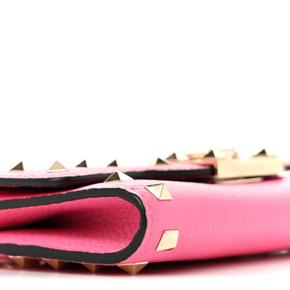 Valentino Garavani Pebbled Calfskin Rockstud Flip Lock Wallet On Chain Feminine Pink 14 of 19