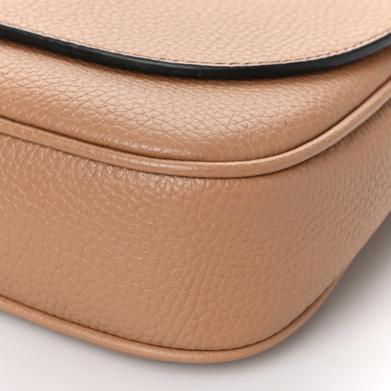 Gucci Pebbled Calfskin Medium Soho Flap Crossbody Camelia 9 of 9