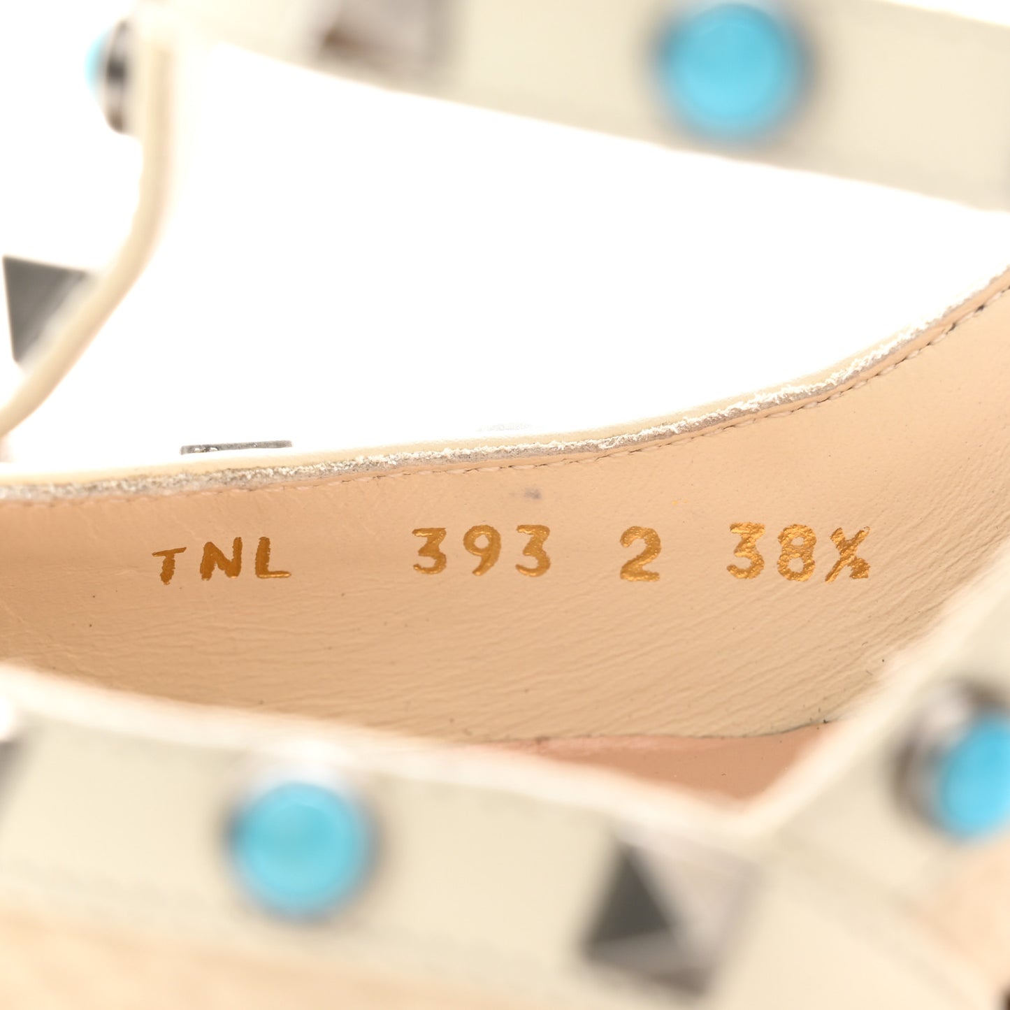 Pebbled Calfskin Turquoise Rockstud Rolling Ankle Strap 100mm Pumps 38.5 Ivory