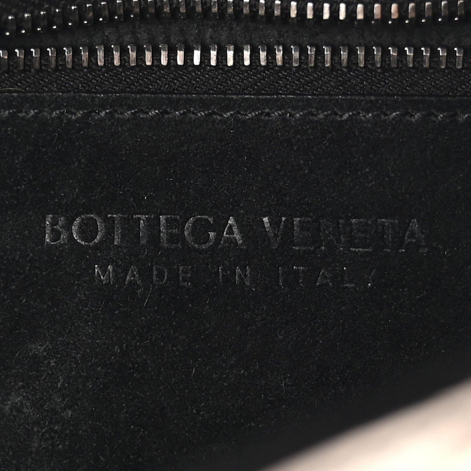 Bottega Veneta Metallic Crushed Calfskin Maxi Intrecciato Cassette Crossbody Bag Anchor 6 of 11