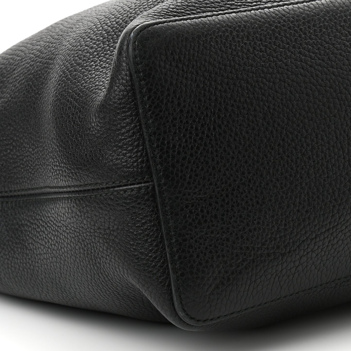 Pebbled Calfskin Large Soho Hobo Black