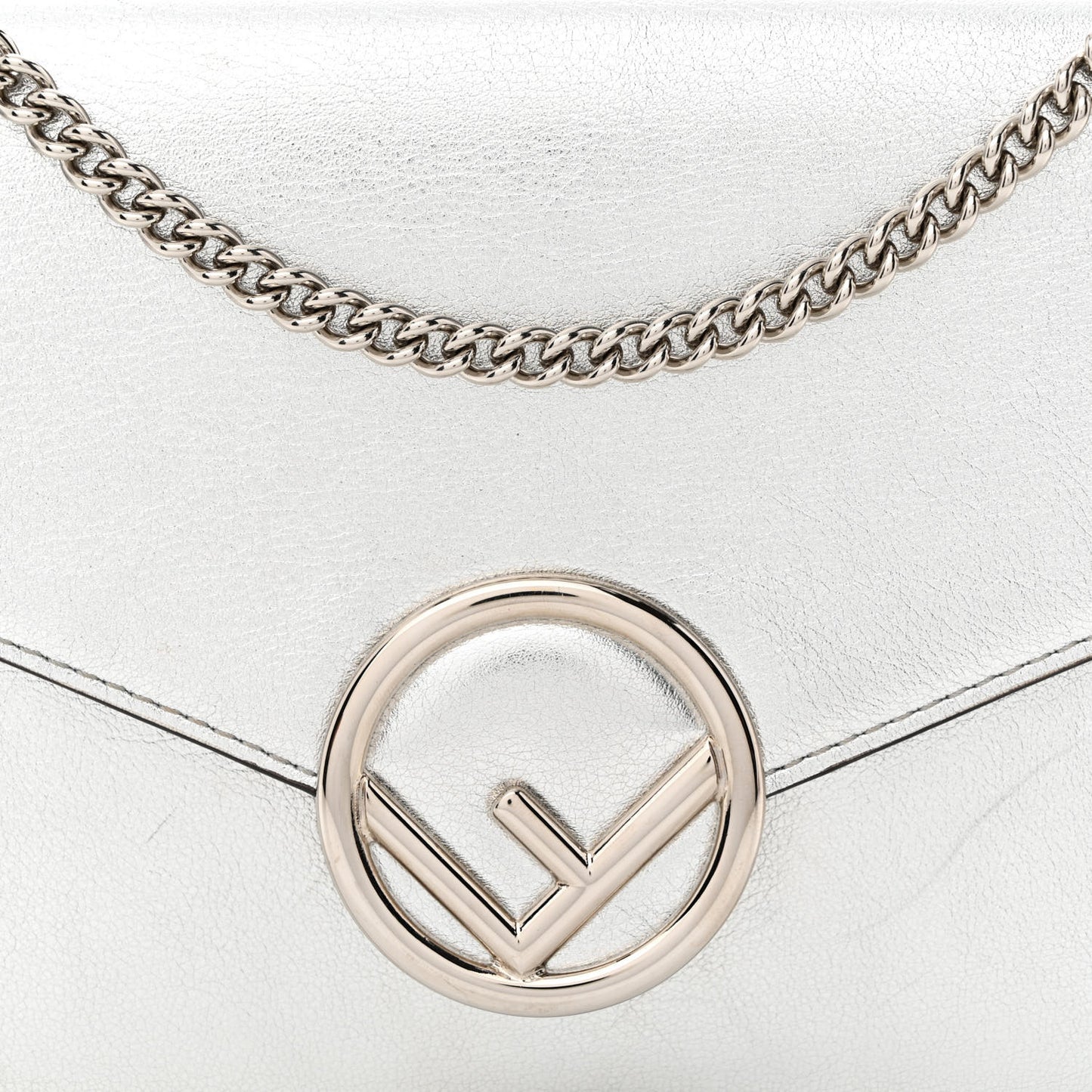 Vitello Catalan Mirror F is Fendi Medium Envelope Wallet on Chain Argento