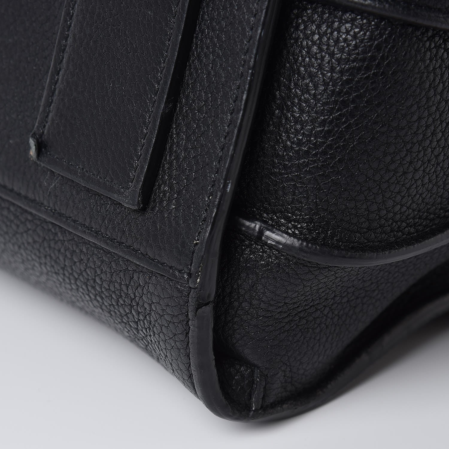 Saint Laurent Grained Calfskin Medium Souple Sac De Jour Black 19 of 19