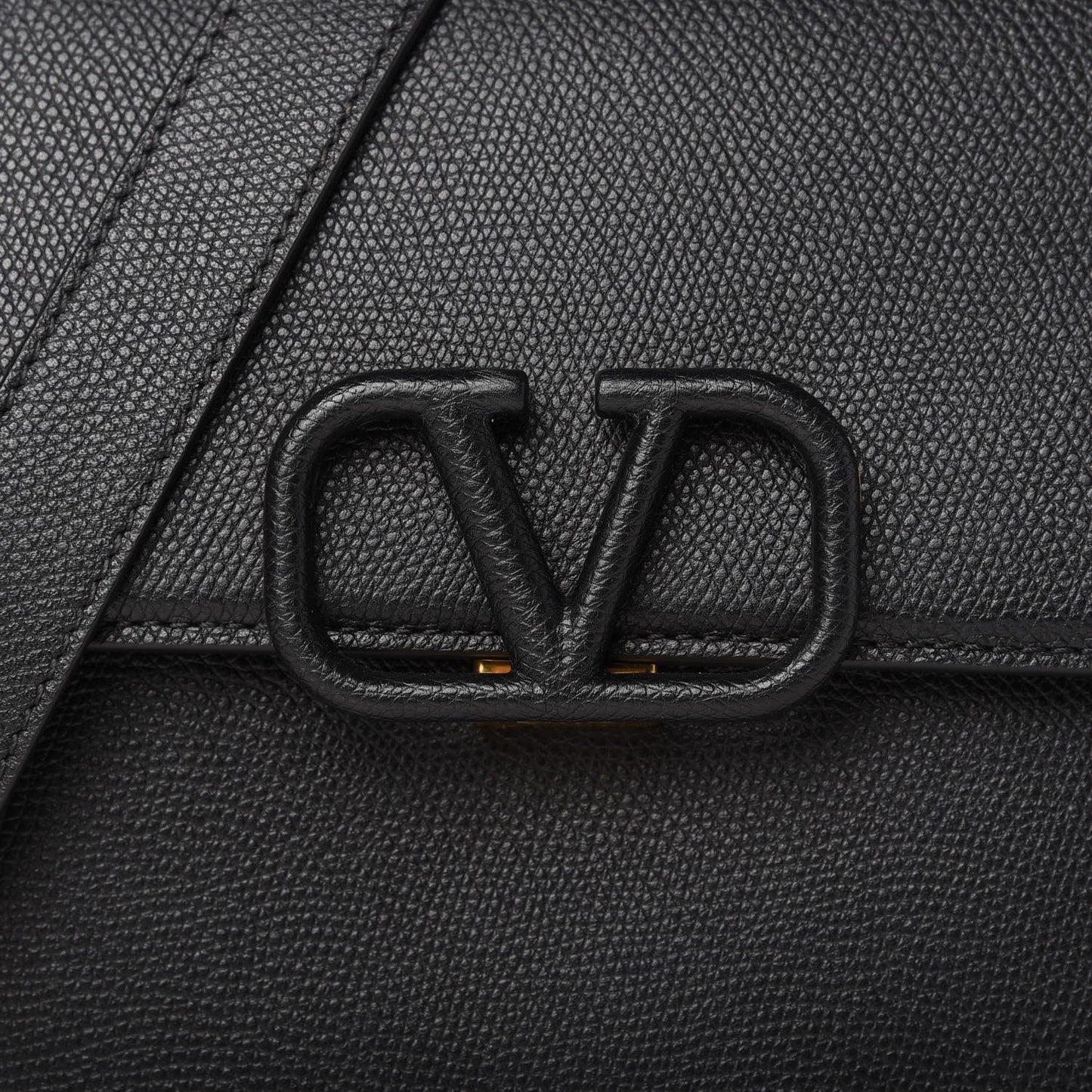 Grainy Calfskin Large VSling Shoulder Bag Black