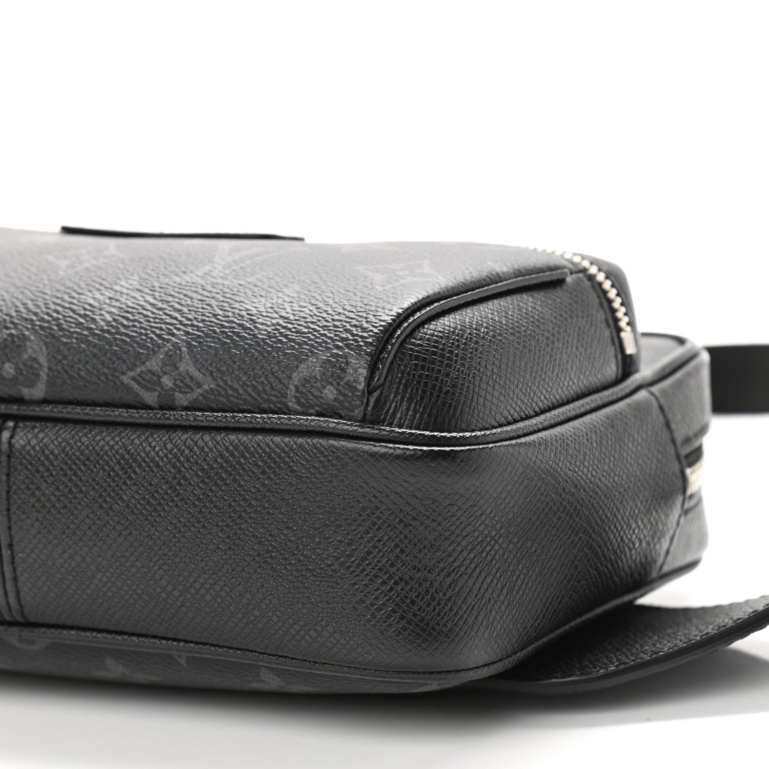 Louis Vuitton Taiga Monogram Outdoor Bumbag Black 10 of 10