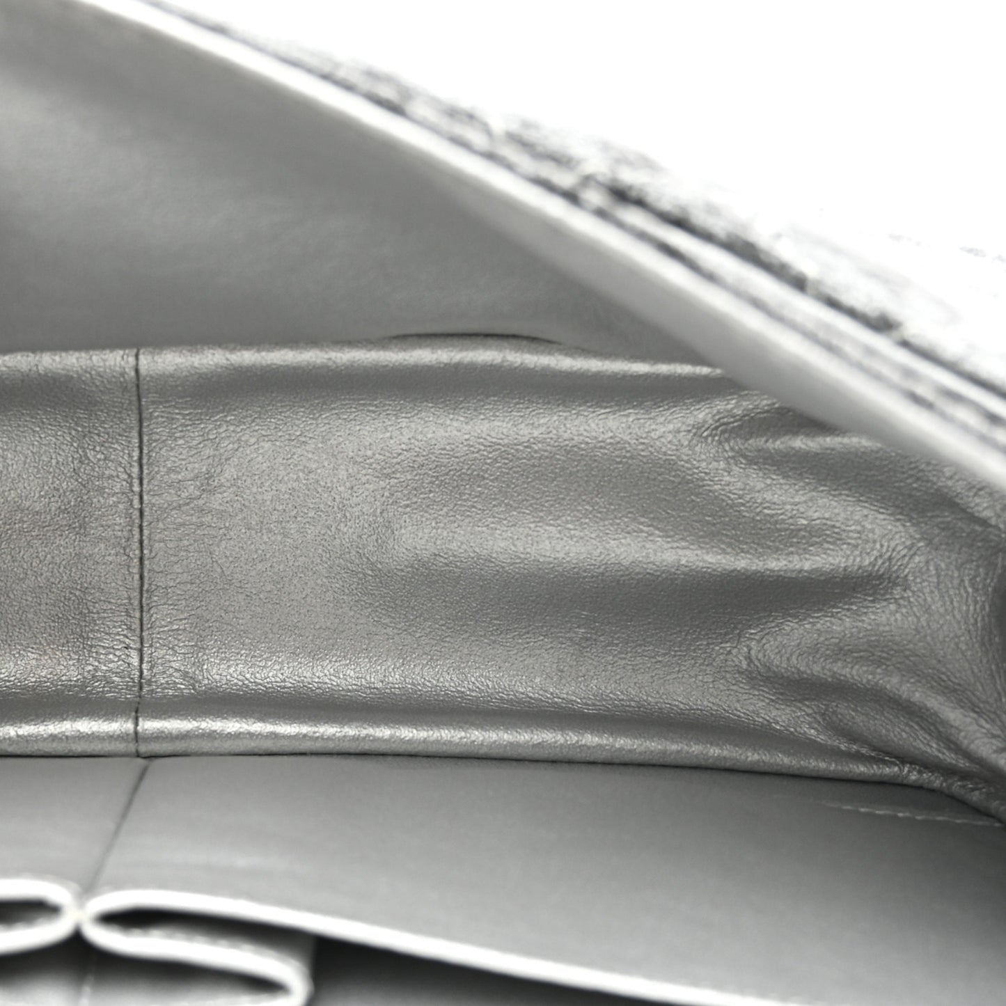 Metallic Caviar Quilted 2.55 Reissue 226 Flap Silver Black