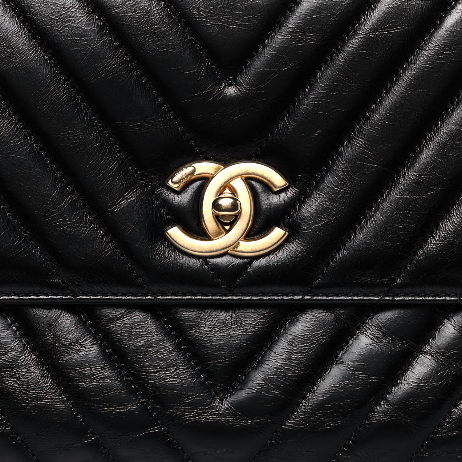 Chanel Calfskin Lizard Chevron Quilted Medium Coco Handle Flap Black 8 of 18