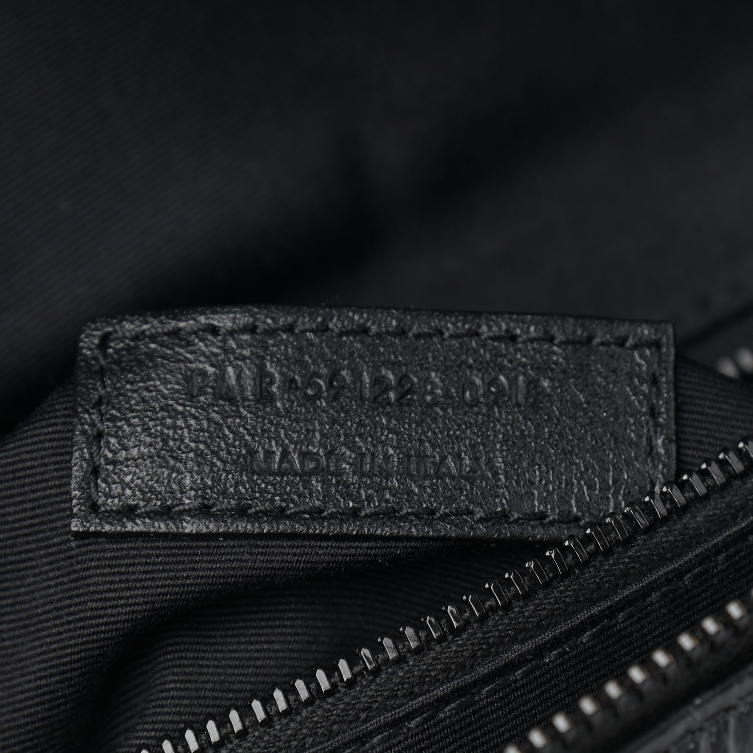 Saint Laurent Crocodile Embossed Matelasse Monogram Niki Body Bag Black 7 of 9