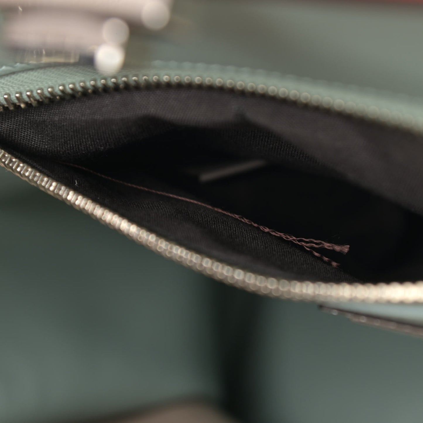 Vitello Dolce Shiny Nappa Large Peekaboo Iconic Satchel Grey
