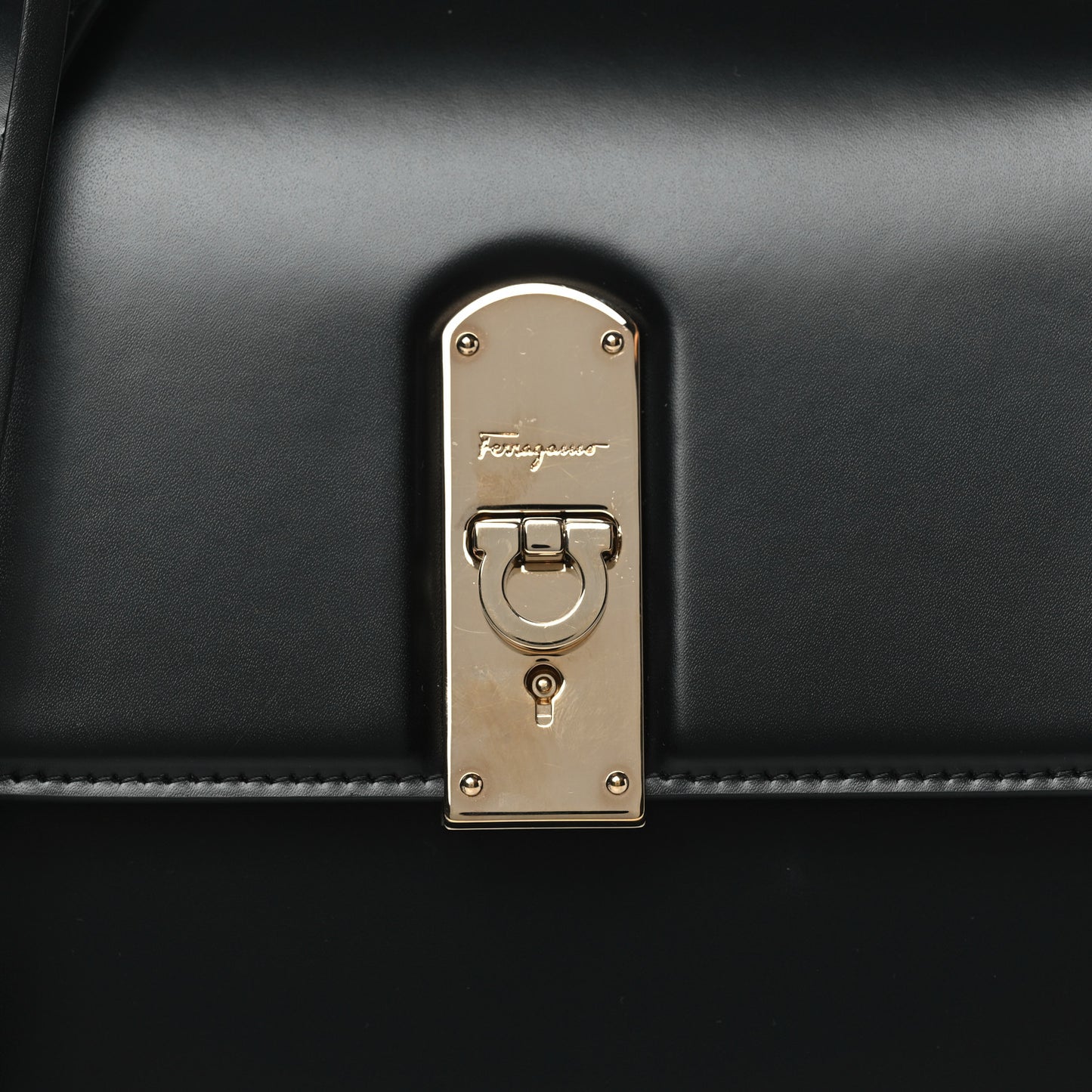 Smooth Calfskin Medium Boxyz Black