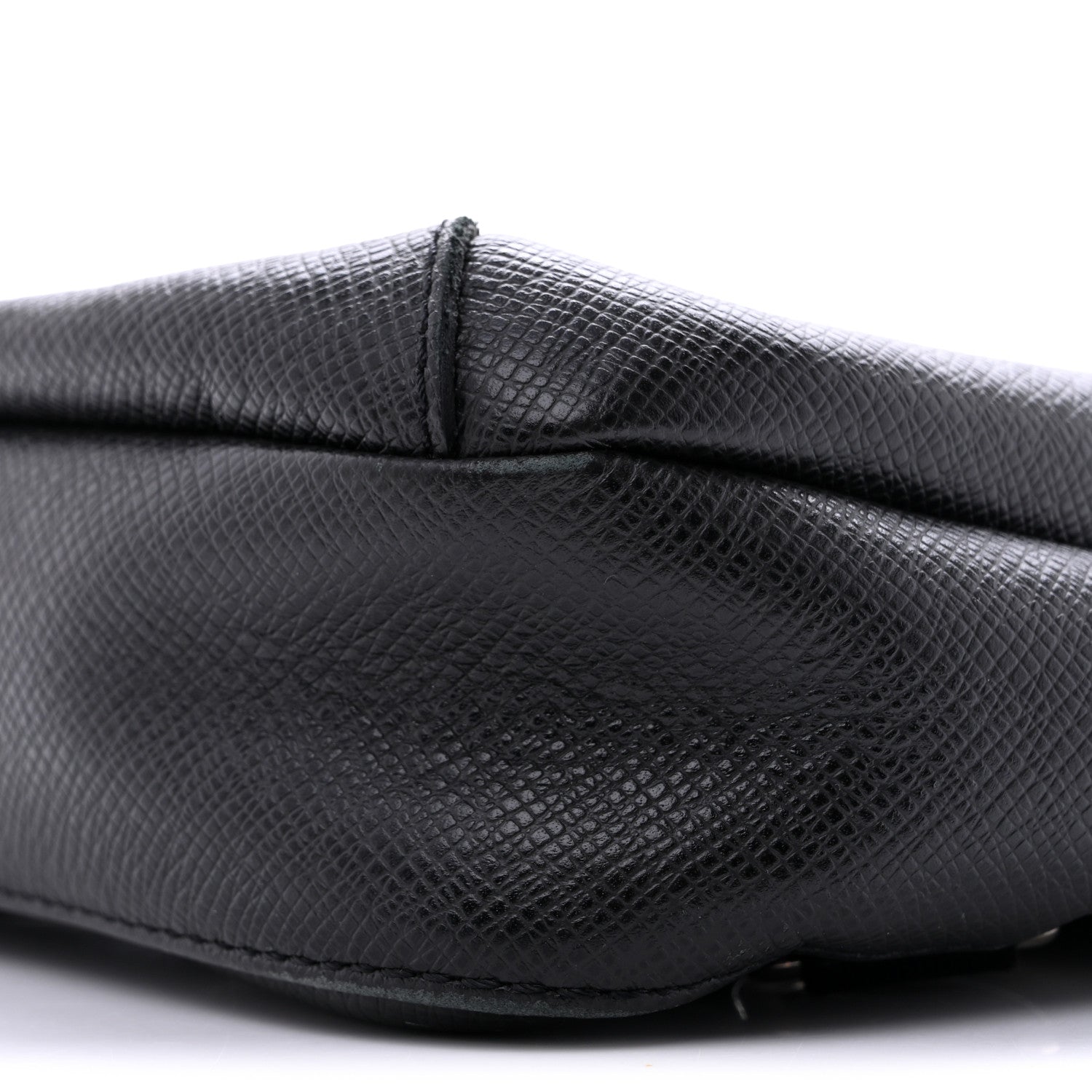Louis Vuitton Taiga Avenue Sling Bag Ardoise 9 of 10