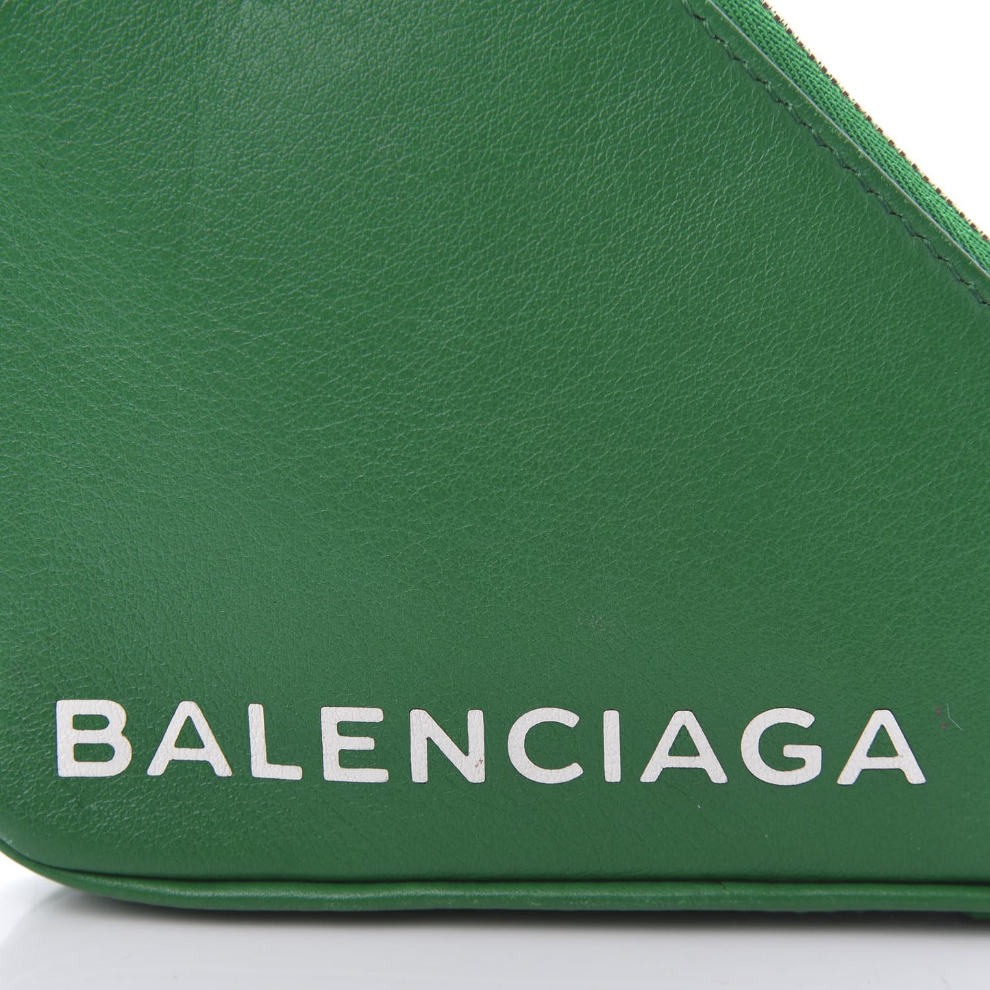 Shiny Day Calfskin Triangle Pouch S Vert Irlandais