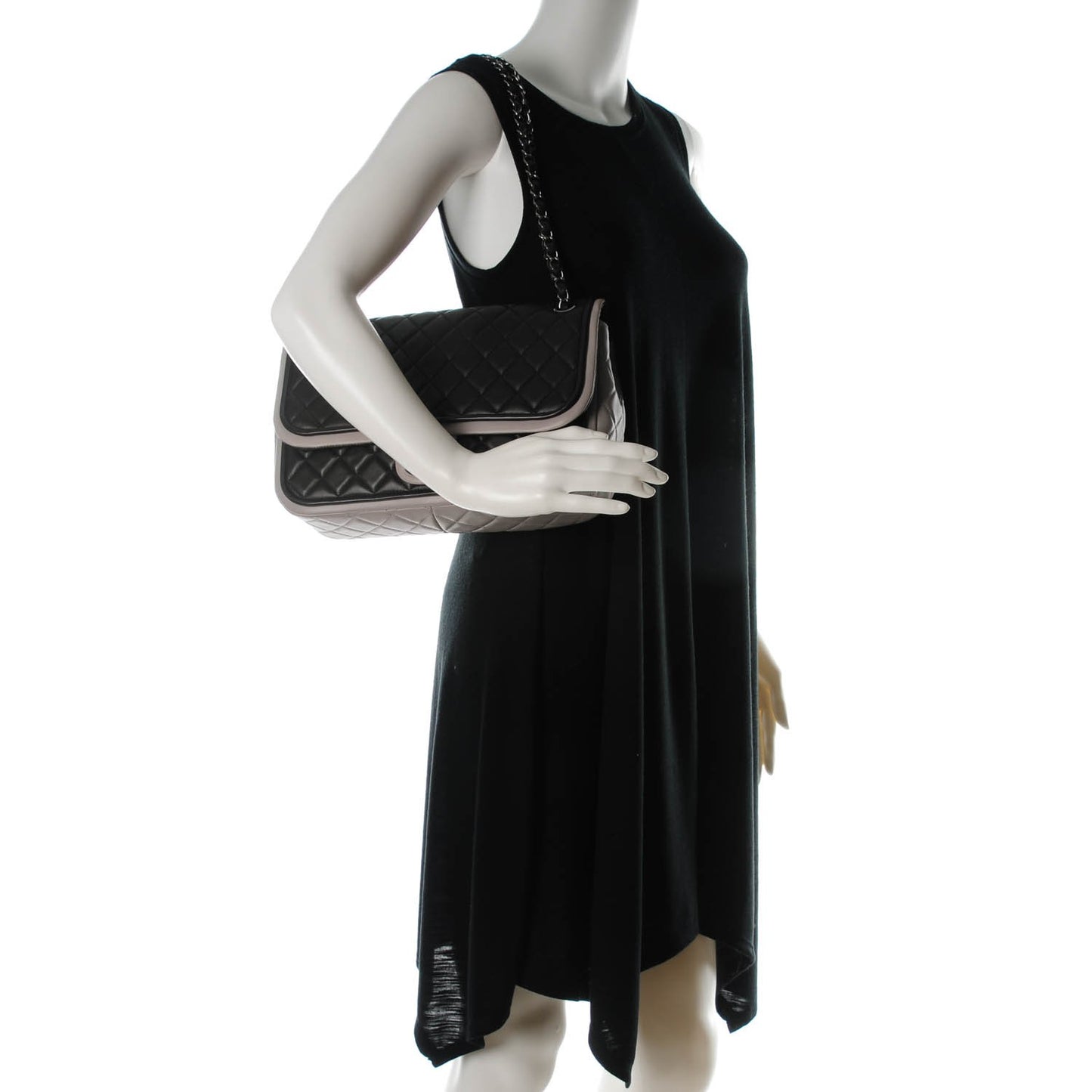 Lambskin Quilted Classic Twist Flap Black Grey