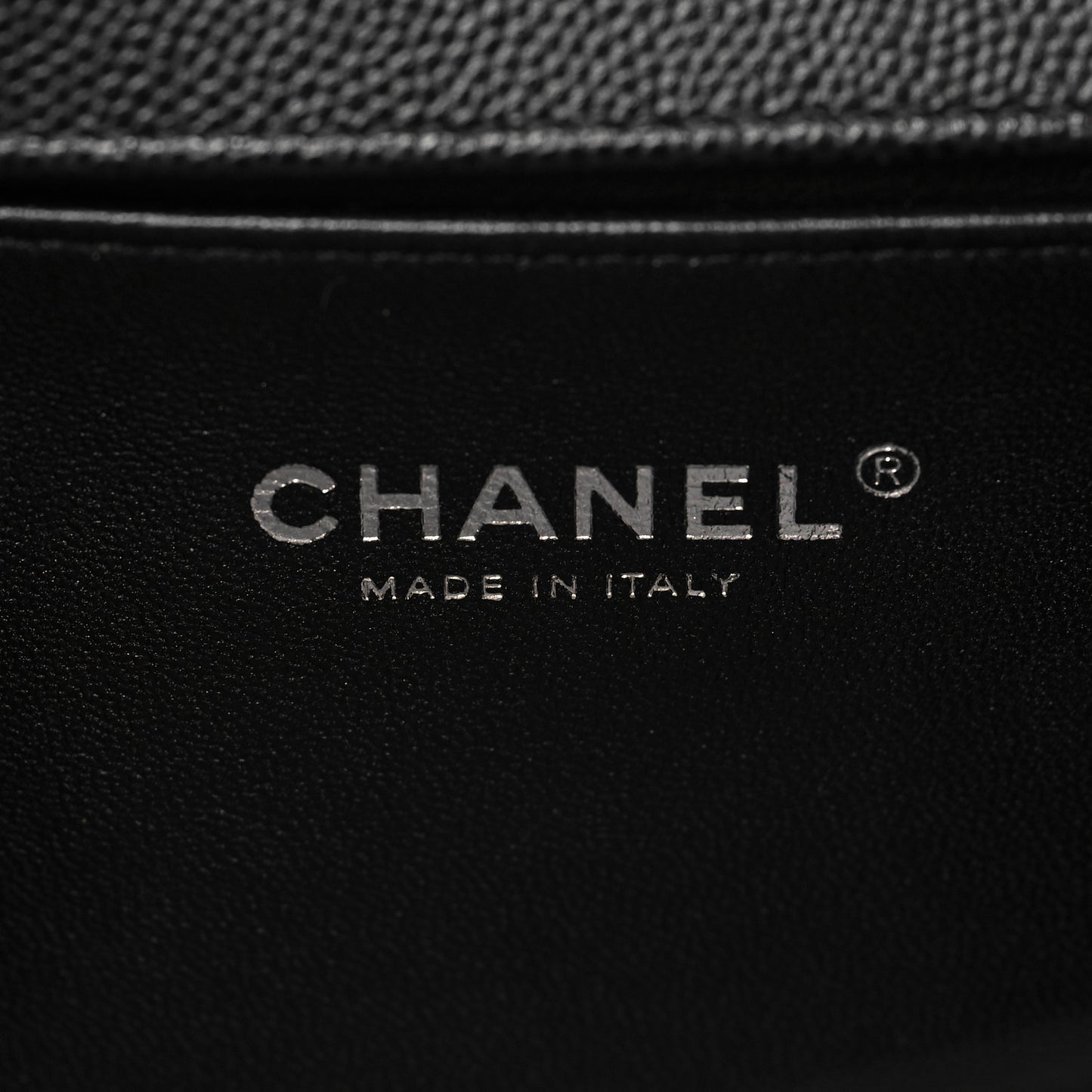 Caviar Quilted Medium Boy Flap Black